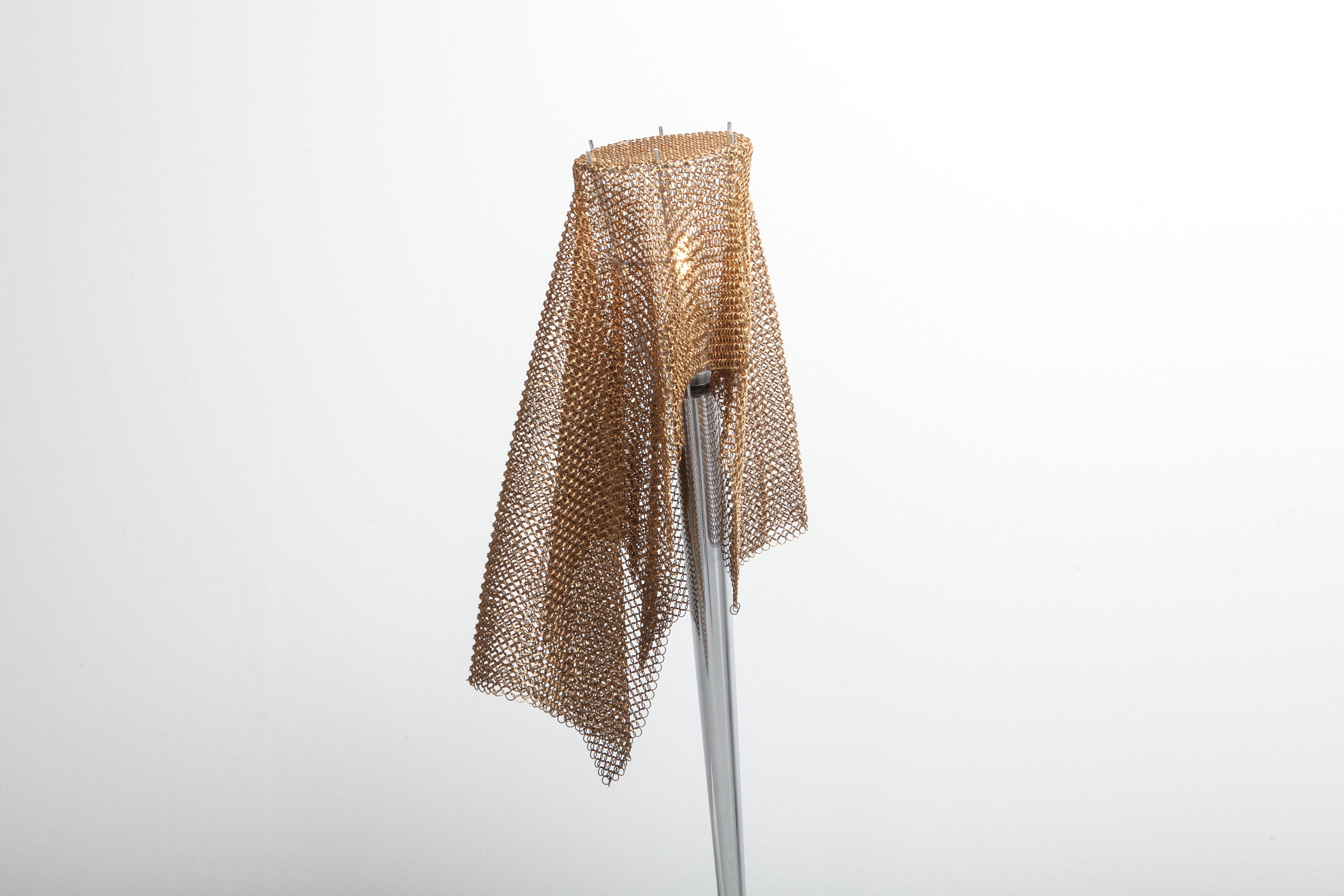 Artemide Chain Mail Table Lamp "Anchise" by Toni Cordero - 1980s