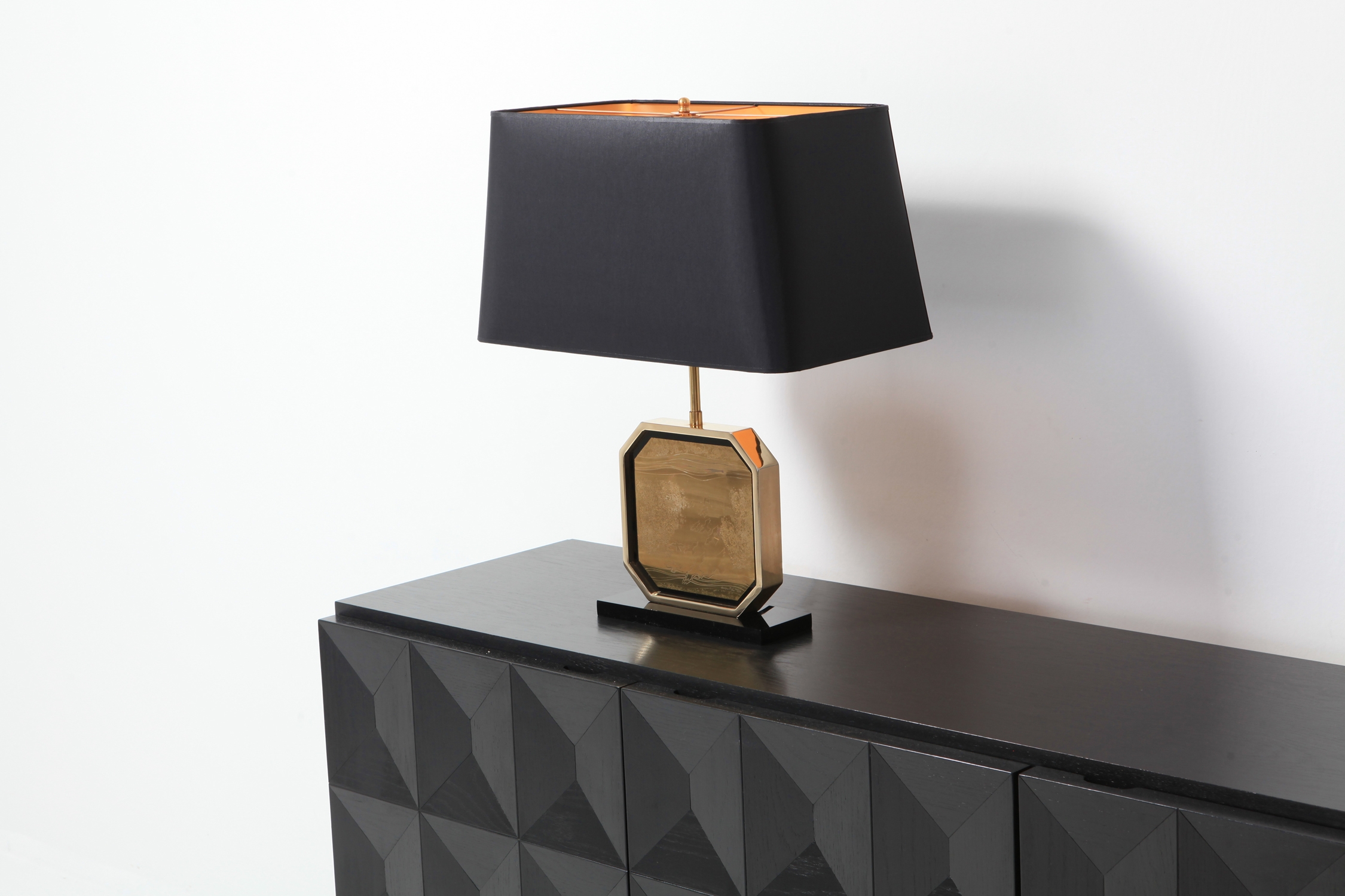 Hollywood Regency Table Lamp in 24-Karat Gold and Brass Etched Artwork by Maho - 1970s