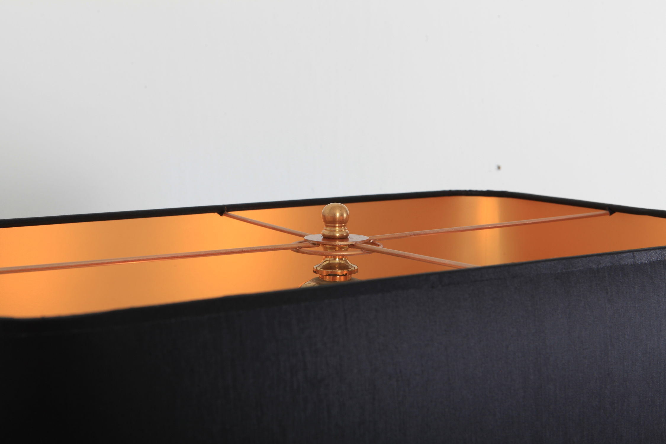 Hollywood Regency Table Lamp in 24-Karat Gold and Brass Etched Artwork by Maho - 1970s
