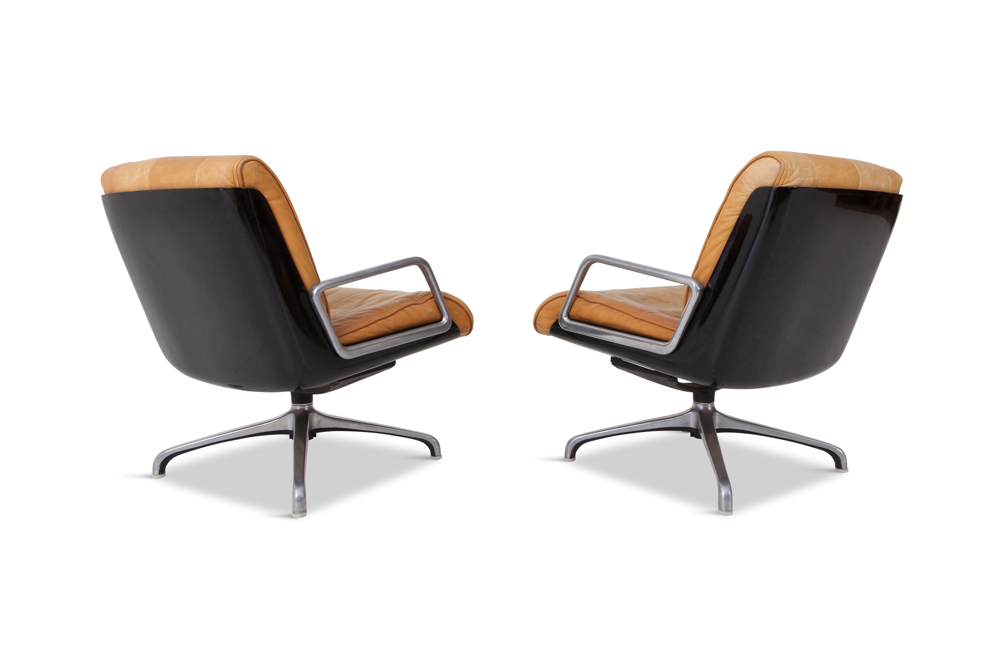 Saporiti Nude Leather Revolving Armchairs - 1970s