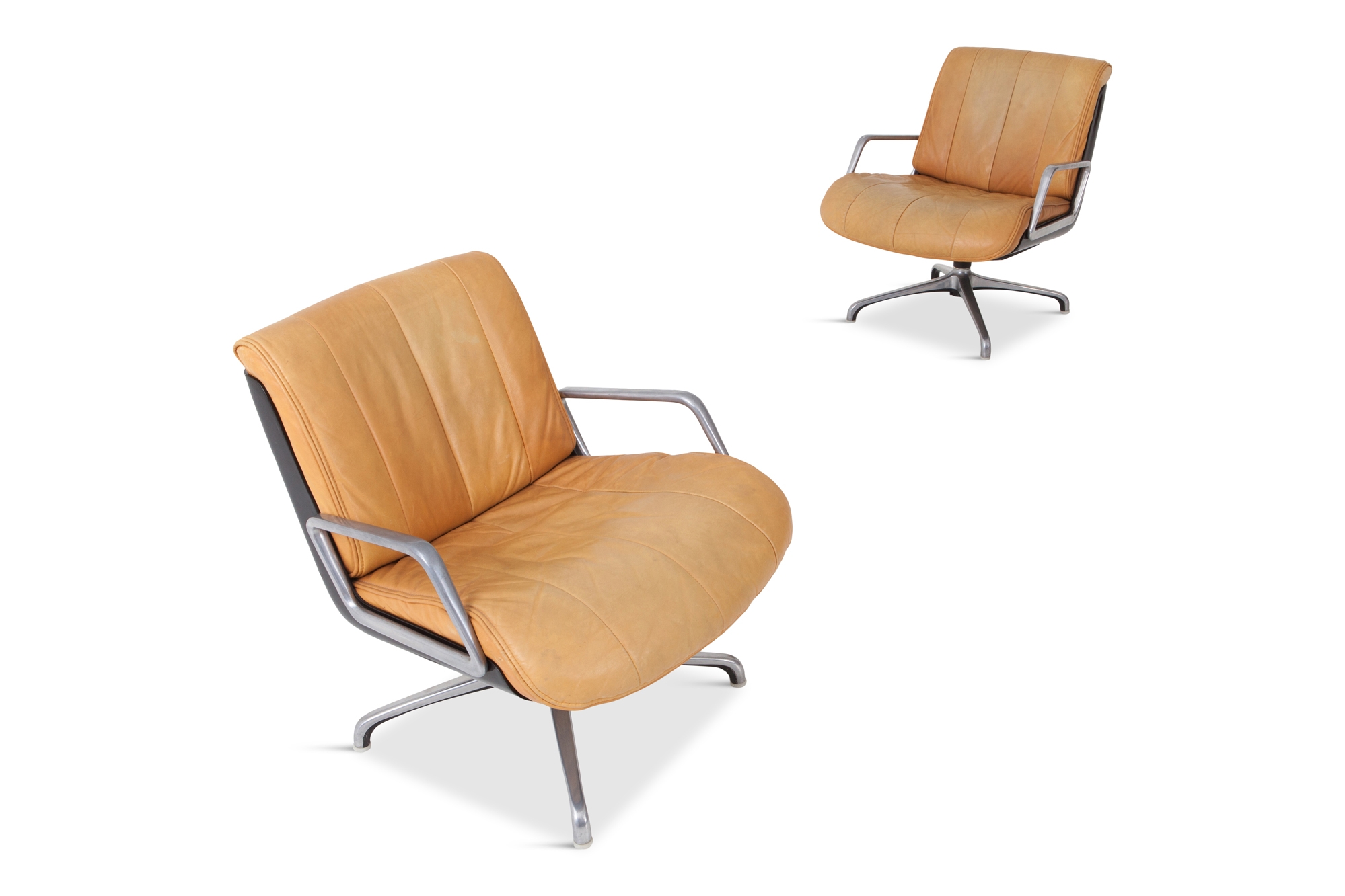 Saporiti Nude Leather Revolving Armchairs - 1970s