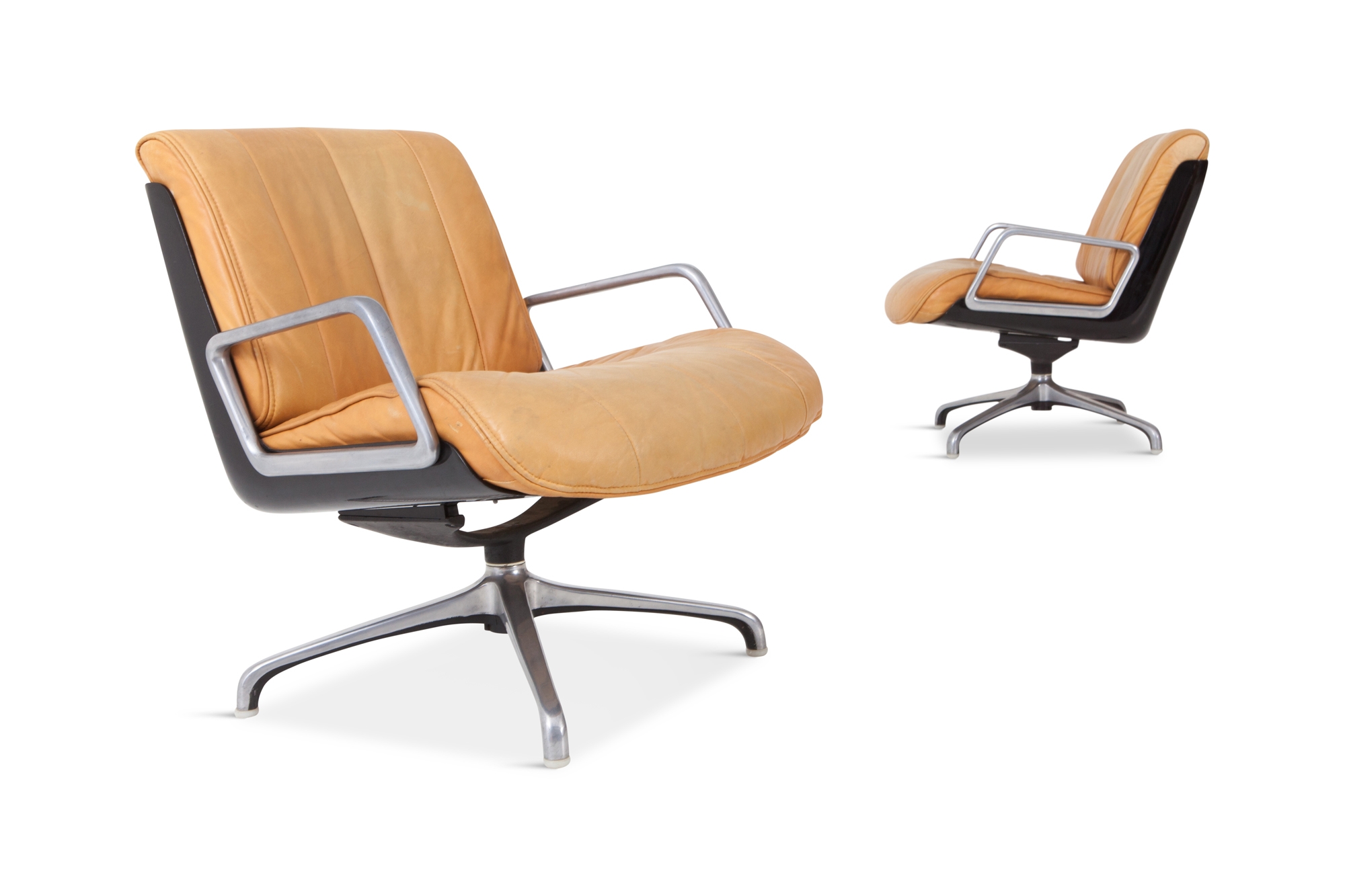 Saporiti Nude Leather Revolving Armchairs - 1970s