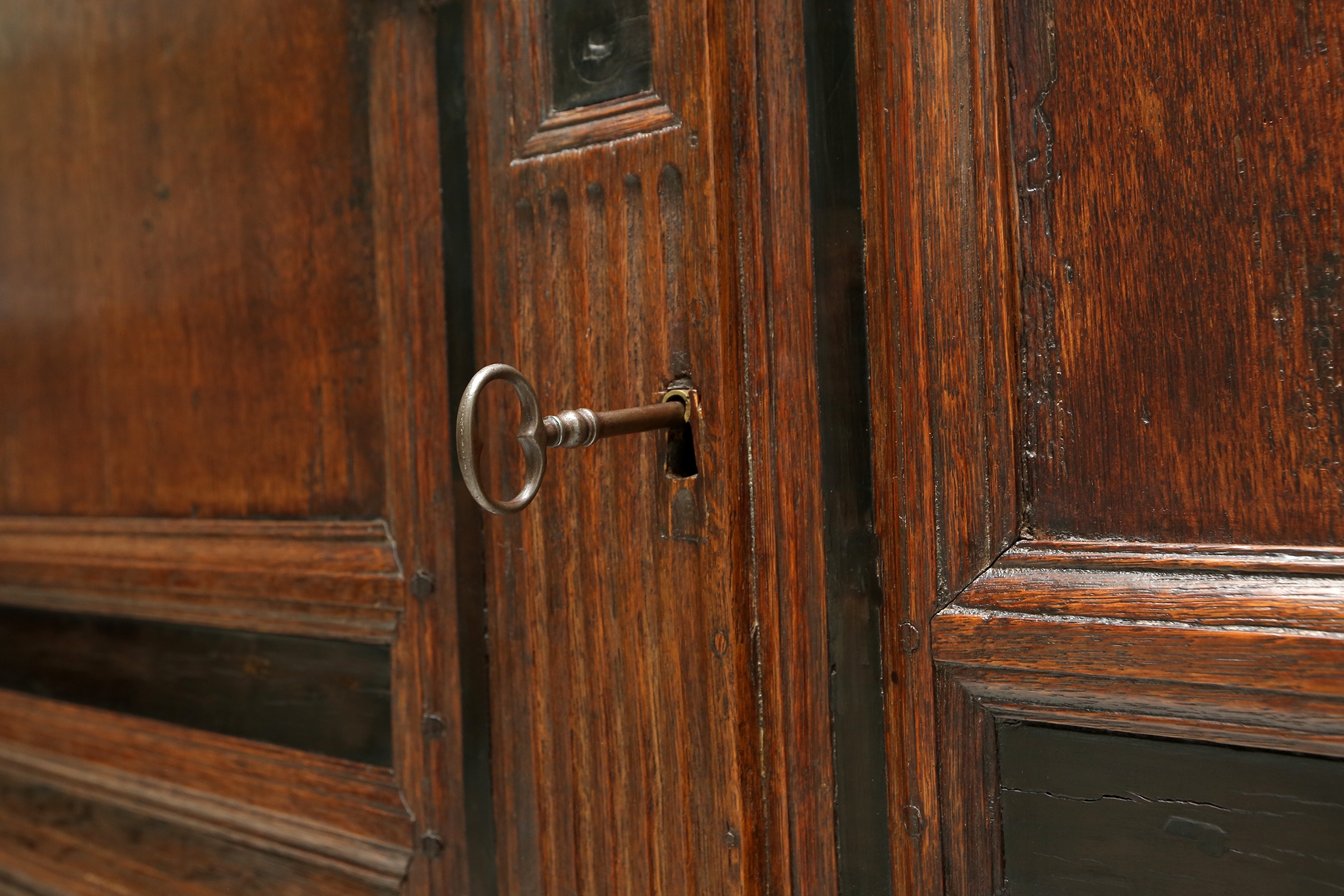 Dutch Renaissance Cabinet In Oak - 1700s