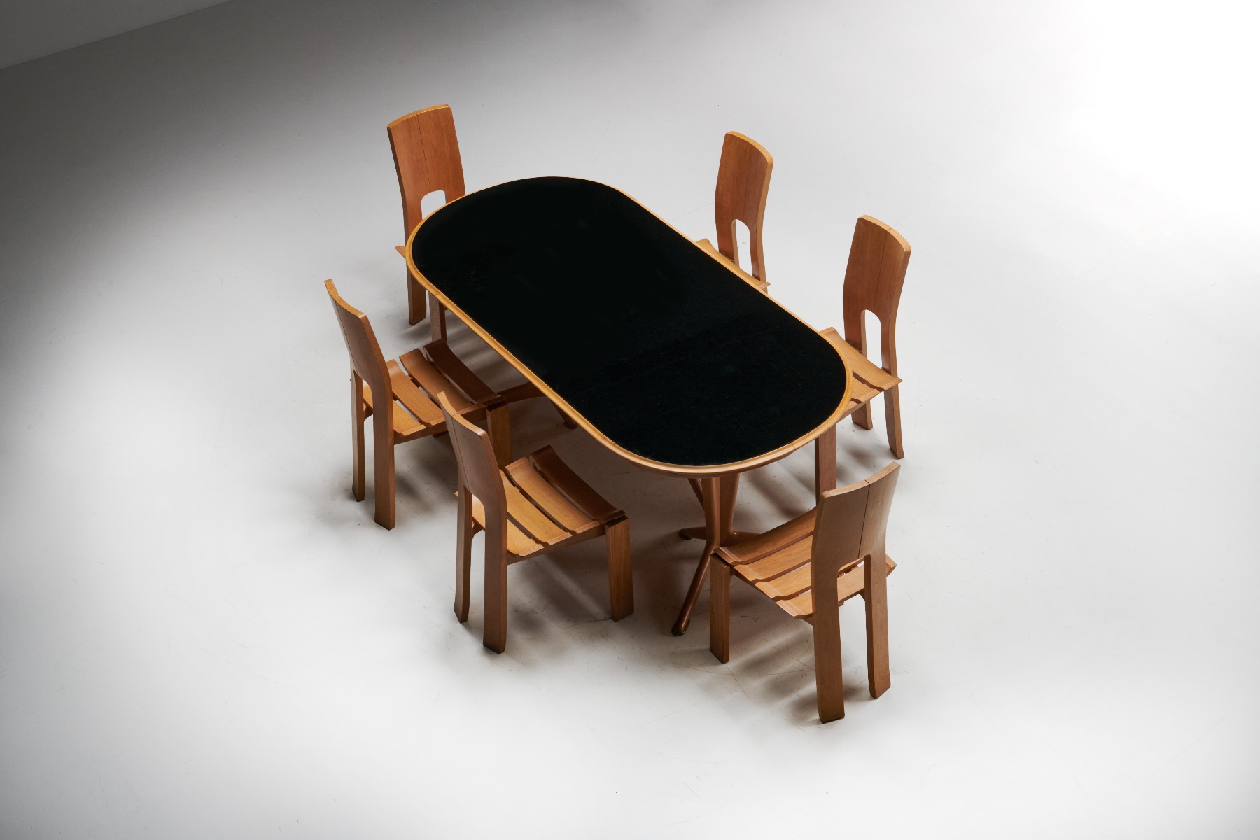 Oak Dining Table in the style of Gio Ponti - 1970s