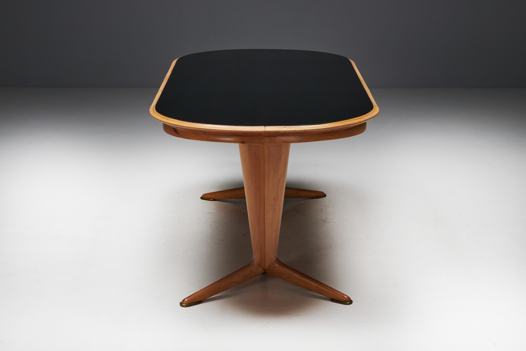 Oak Dining Table in the style of Gio Ponti - 1970s