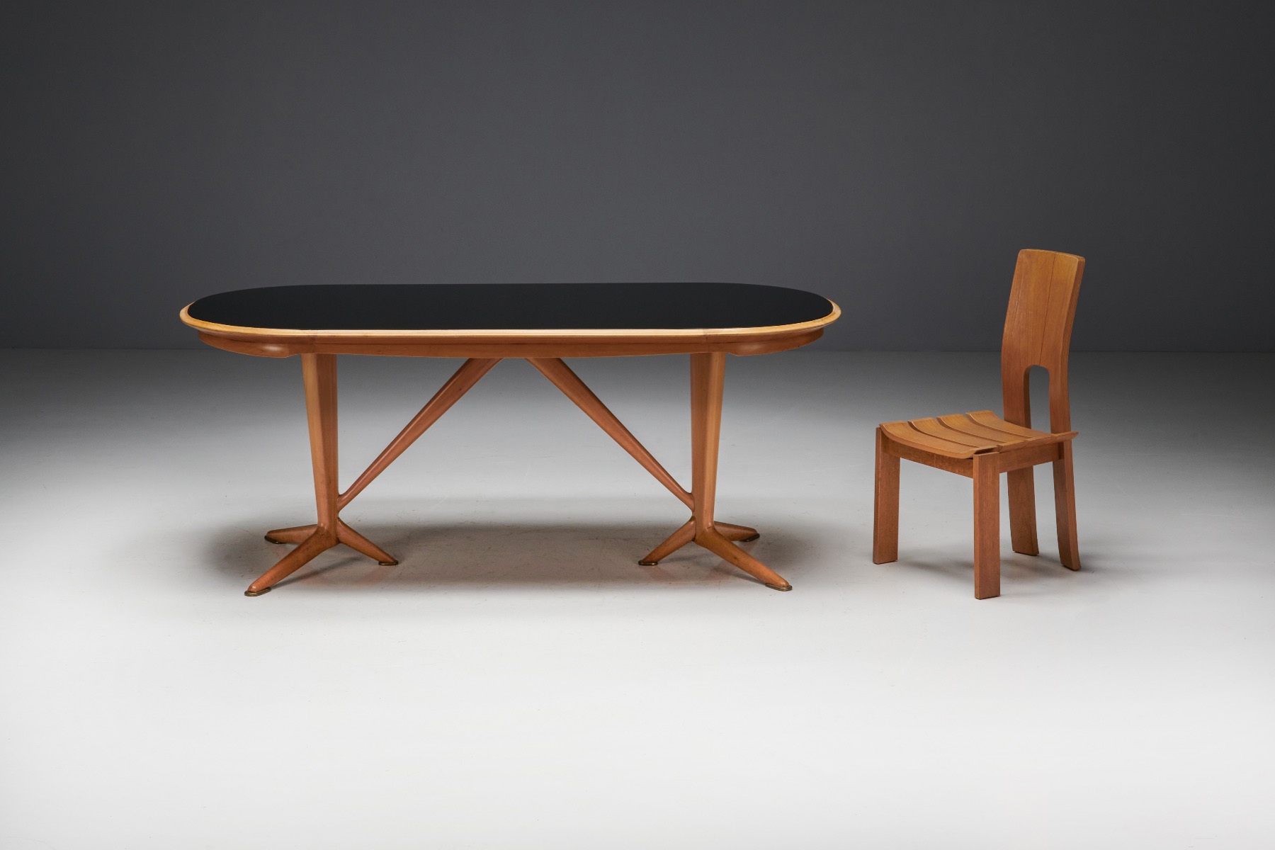 Oak Dining Table in the style of Gio Ponti - 1970s