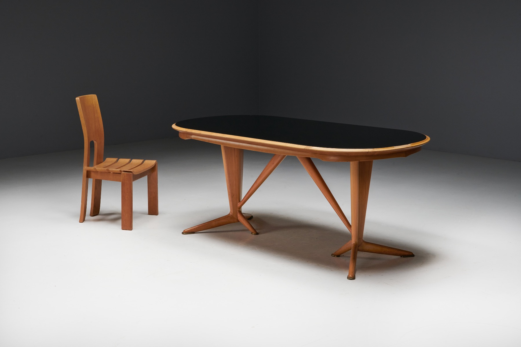 Oak Dining Table in the style of Gio Ponti - 1970s