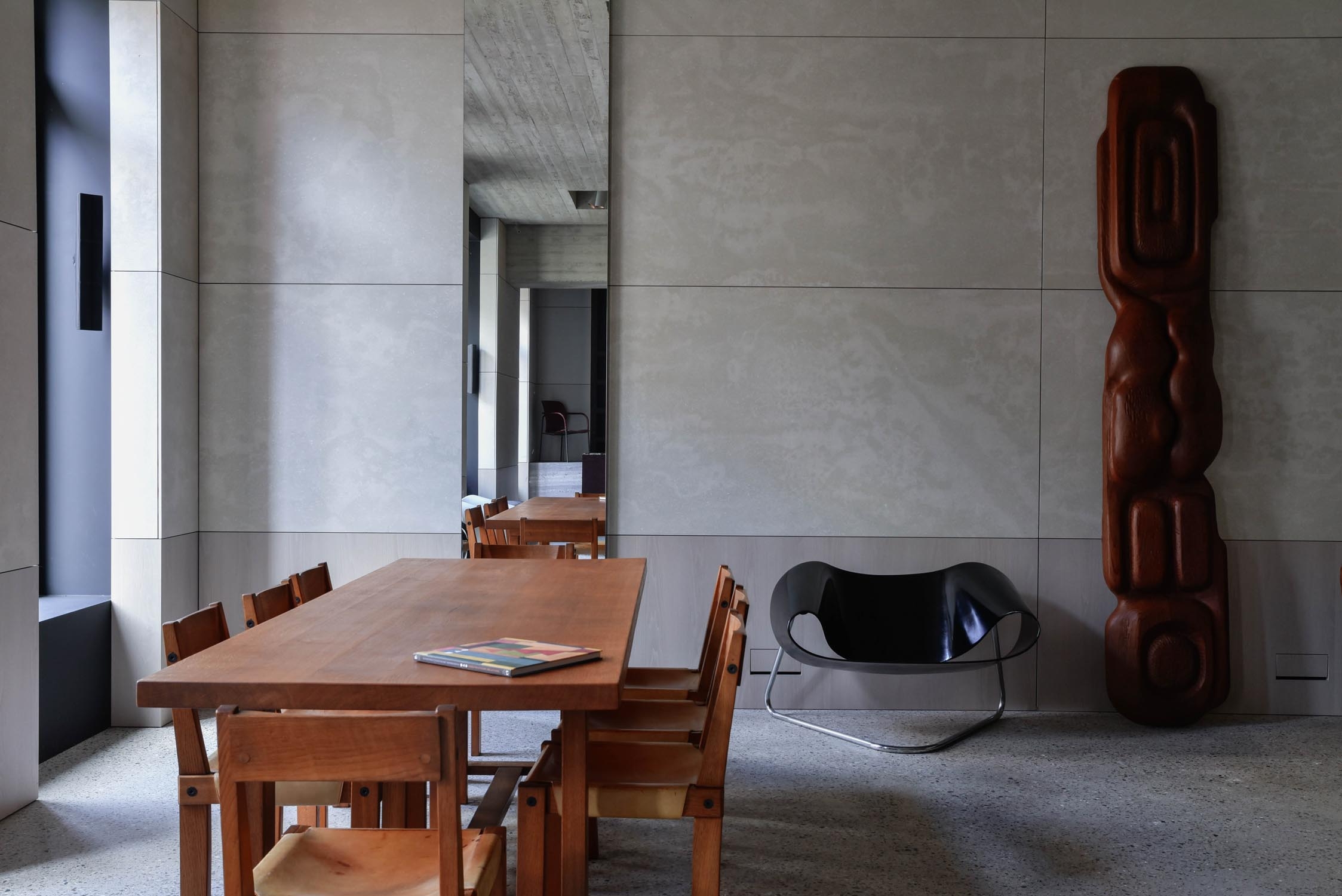Pierre Chapo dining set with T01D table and S24 chairs in solid elm - 1960s