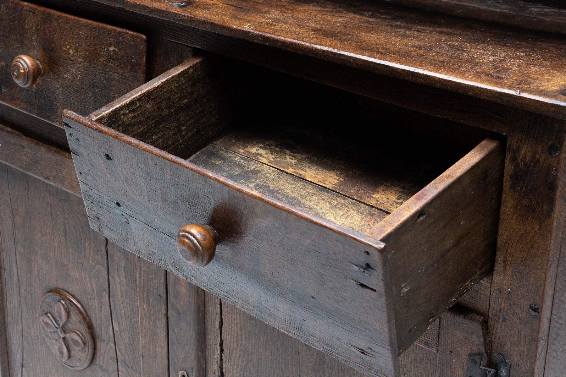 Rustic Travail Populaire Cupboard - Early 19th Century