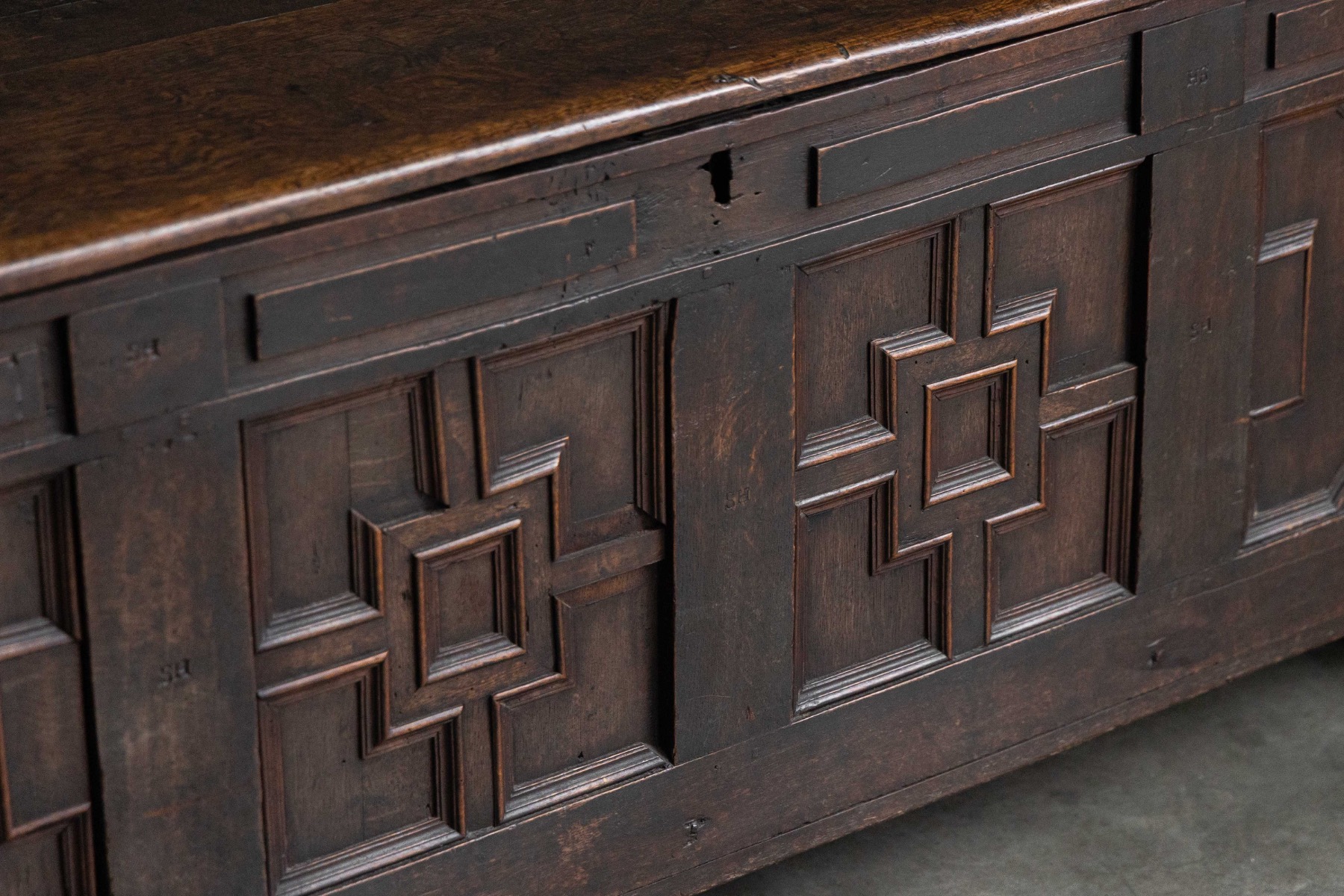 Early Antique Oak Chest in Renaissance Style - 17th Century