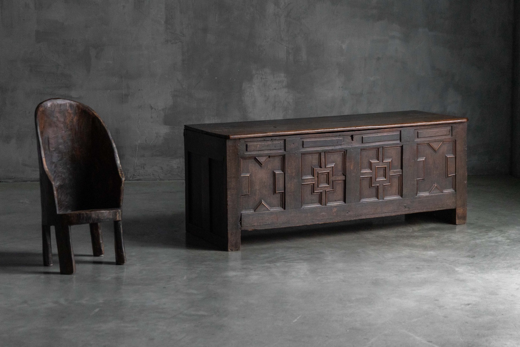 Early Antique Oak Chest in Renaissance Style - 17th Century