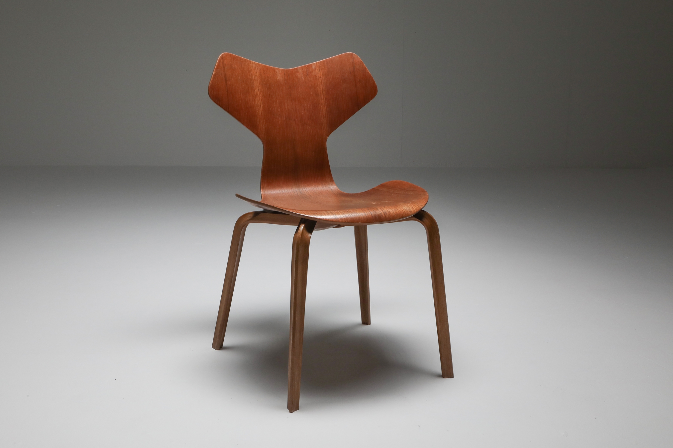 Arne Jacobsen's Grand Prix Chair Fritz Hansen - 1960's