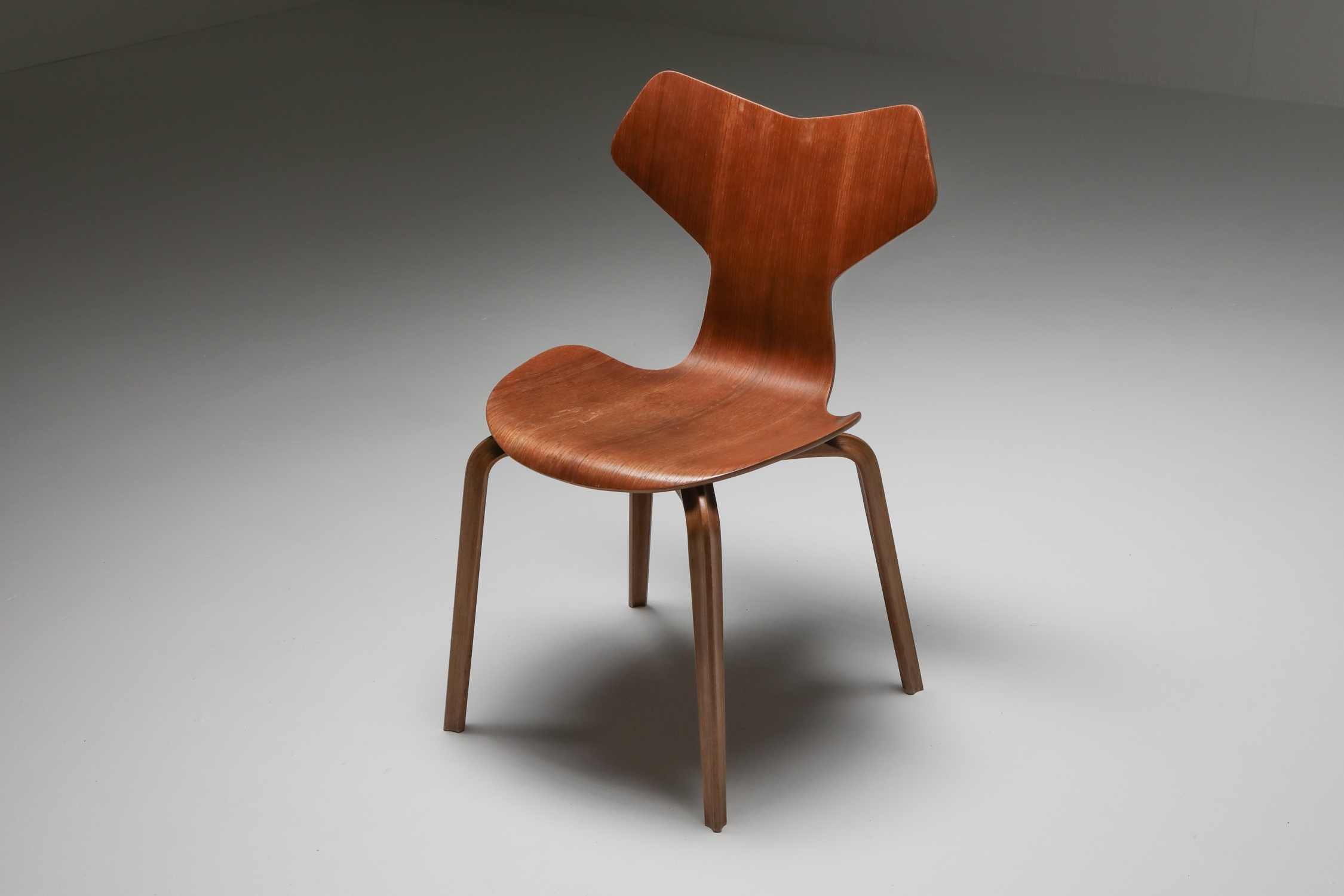 Arne Jacobsen's Grand Prix Chair Fritz Hansen - 1960's