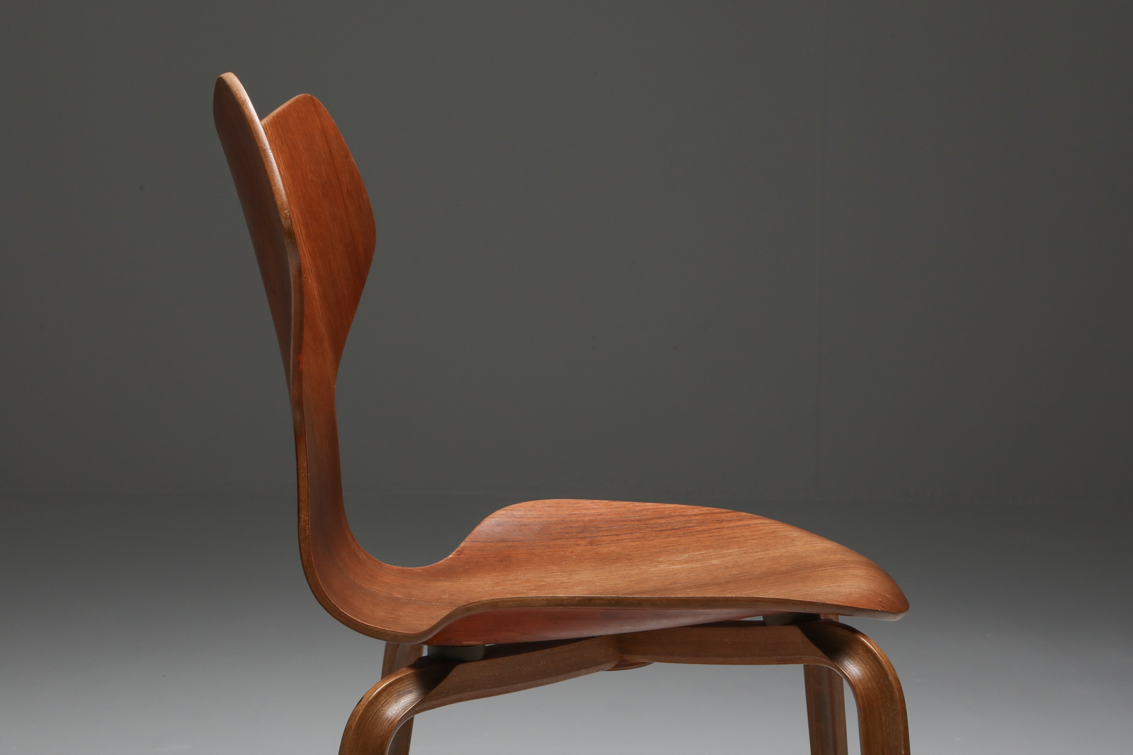 Arne Jacobsen's Grand Prix Chair Fritz Hansen - 1960's