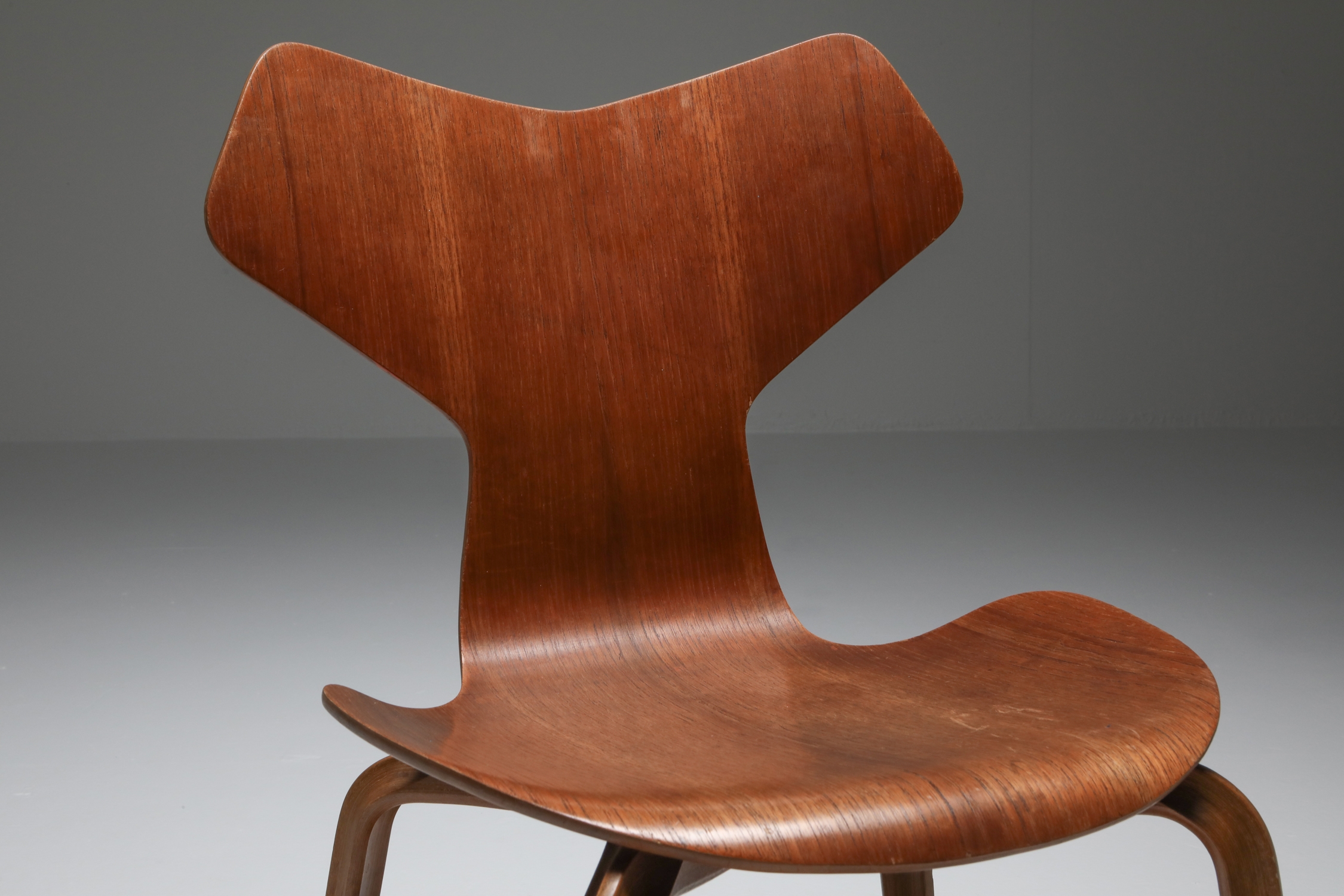 Arne Jacobsen's Grand Prix Chair Fritz Hansen - 1960's