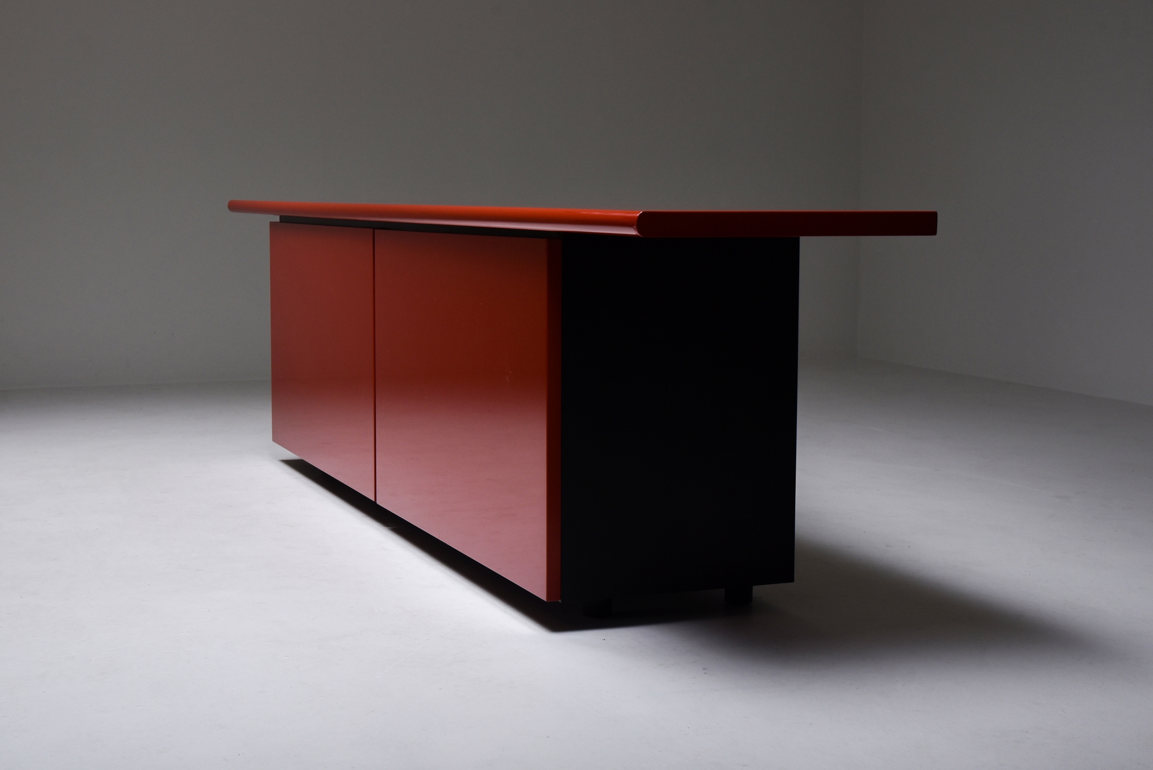 Red lacquer credenza by Giotto Stoppino for Acerbis - 1970s