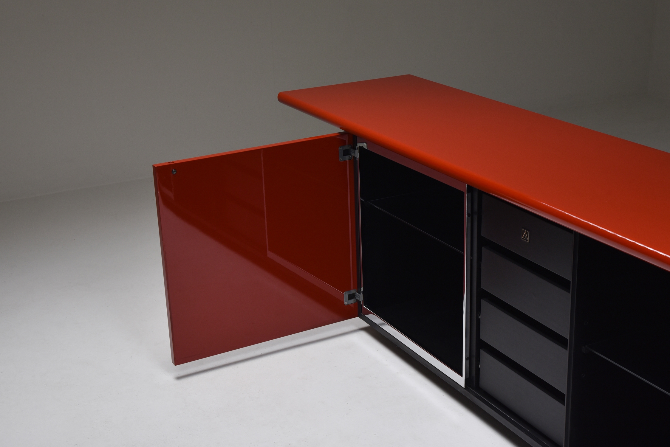 Red lacquer credenza by Giotto Stoppino for Acerbis - 1970s