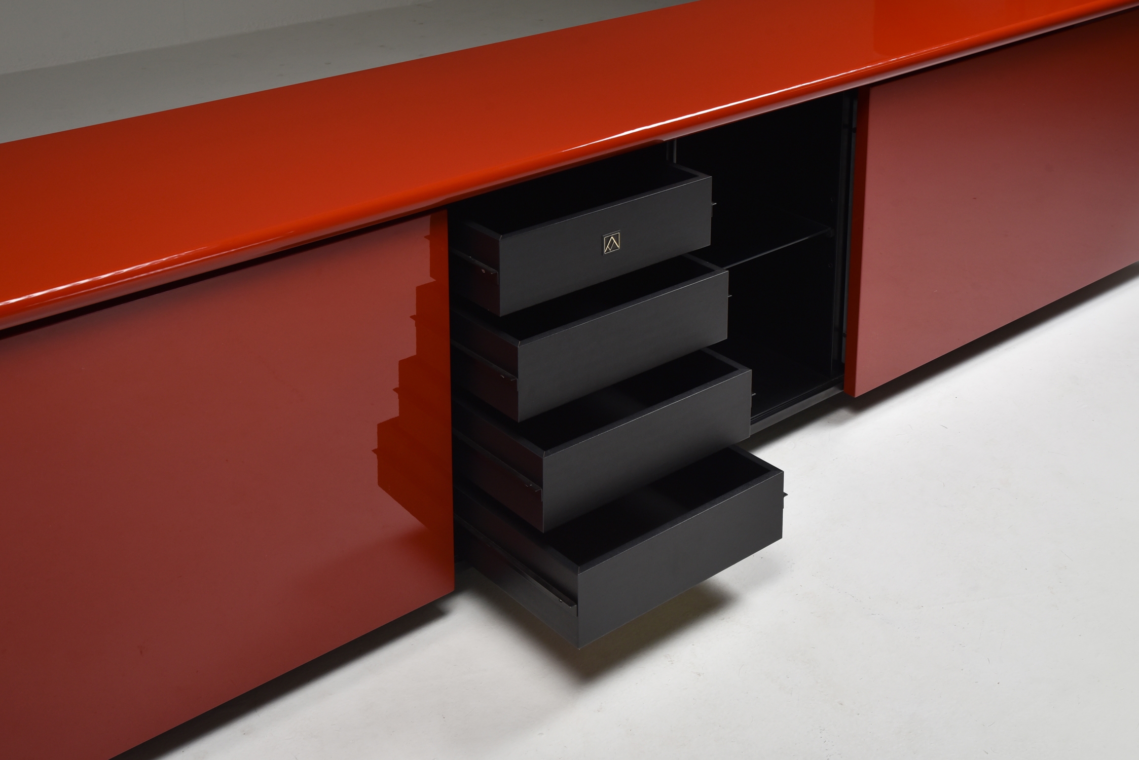 Red lacquer credenza by Giotto Stoppino for Acerbis - 1970s