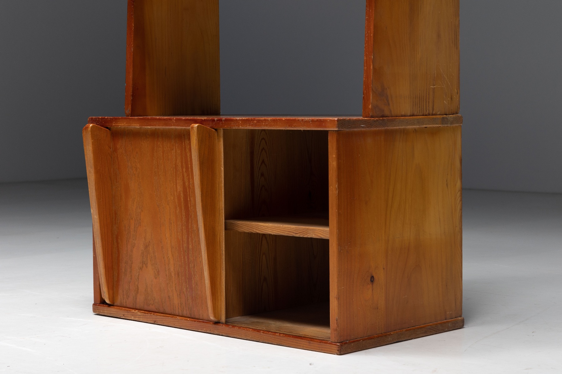 Bookcase in the style of Charlotte Perriand - 1960s