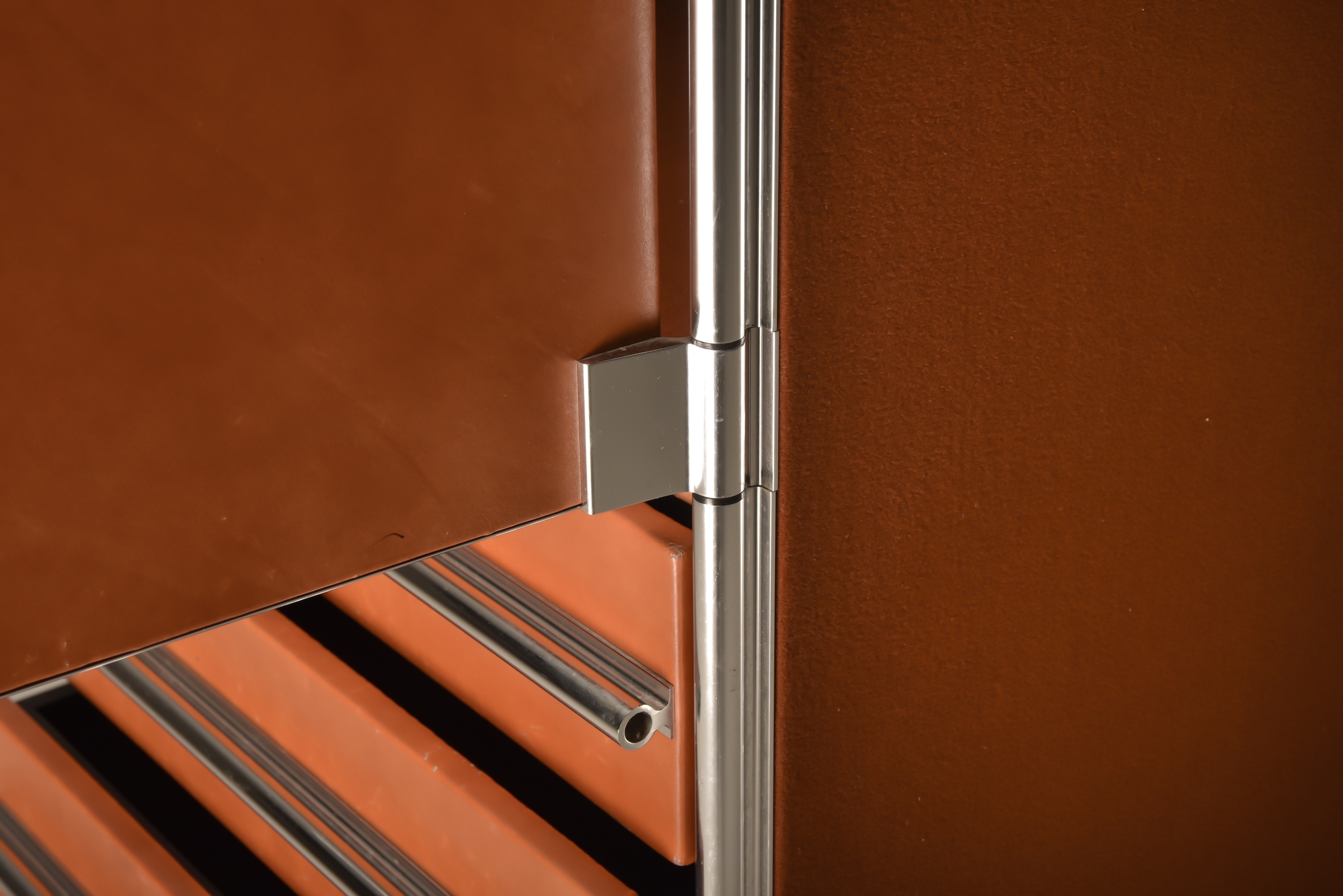 Italian design dresser in cognac leather, chrome and black glass for Hermès - 1970s