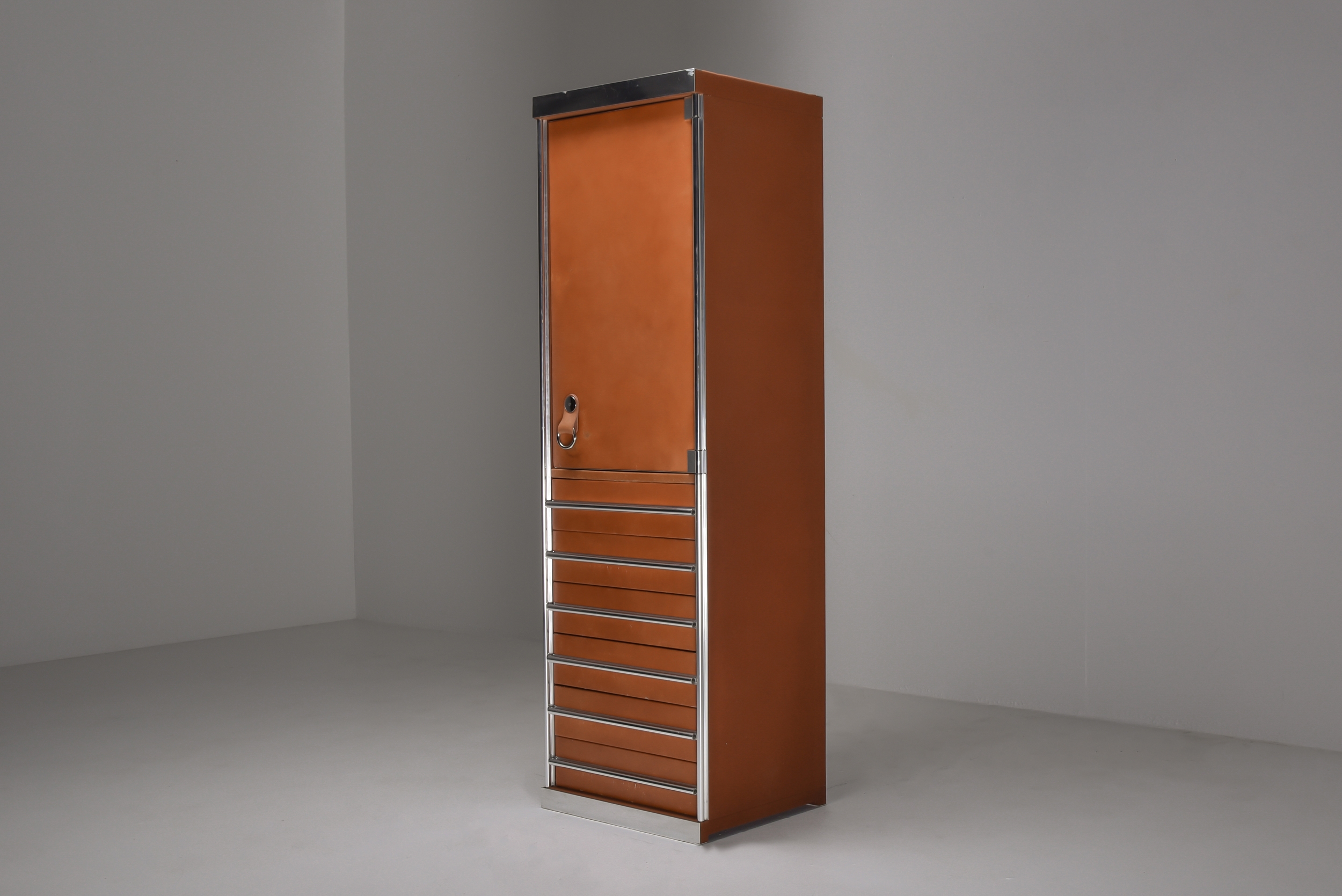 Italian design dresser in cognac leather, chrome and black glass for Hermès - 1970s