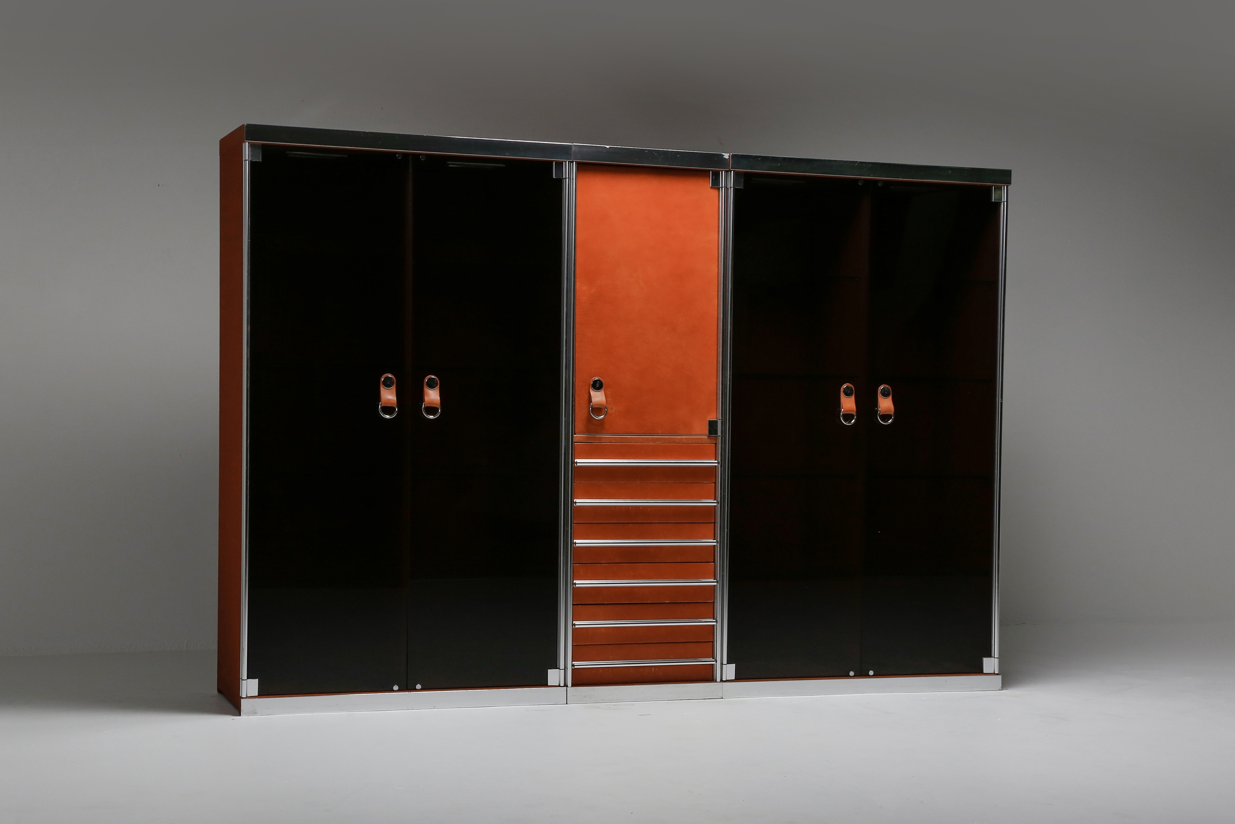 Italian design dresser in cognac leather, chrome and black glass for Hermès - 1970s