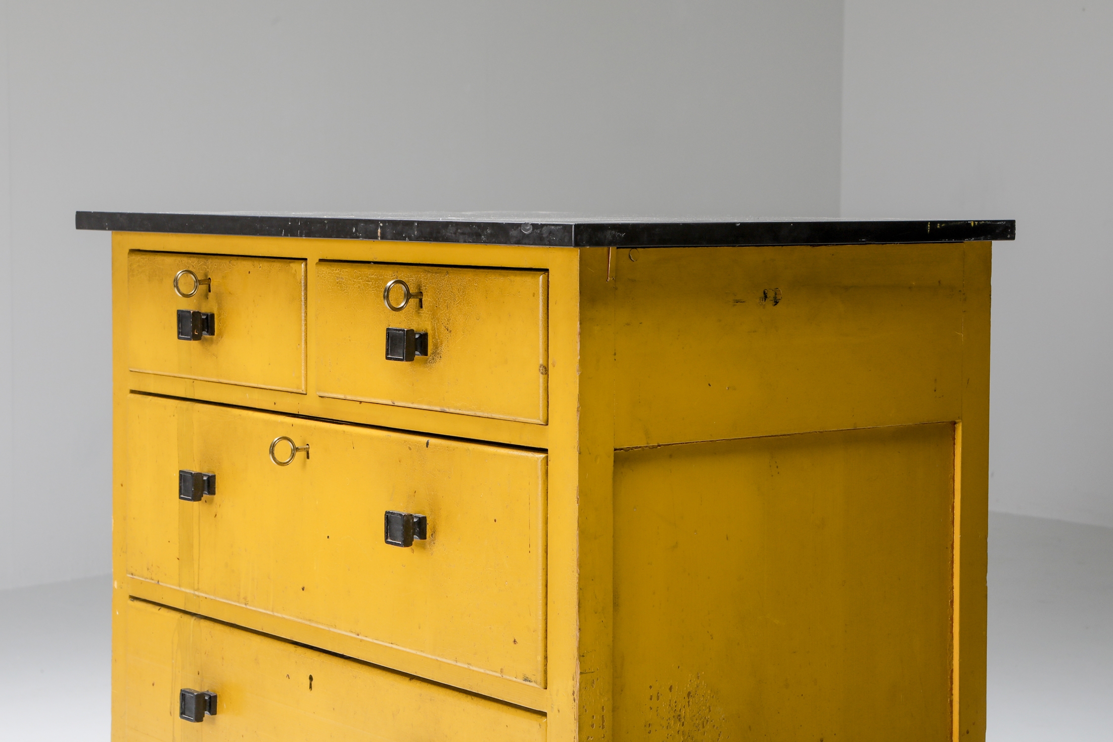 Modernist chest of drawers by Wouda - 1924