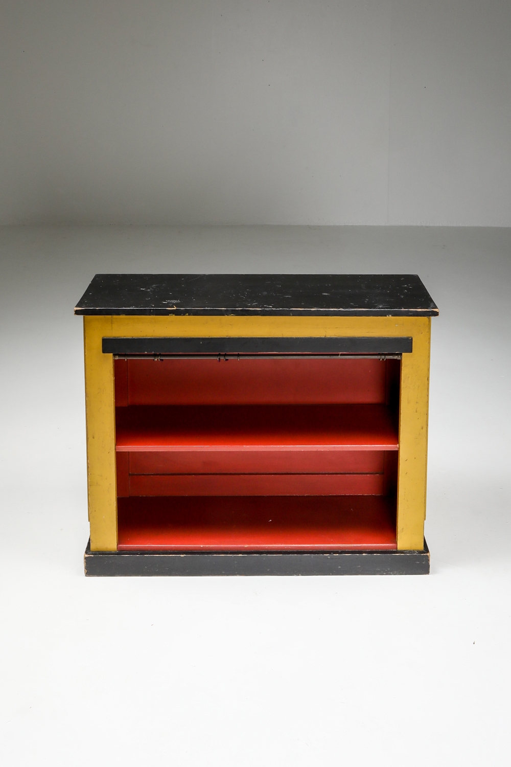 Shelve Cabinet by Dutch Modernist H. Wouda - 1924