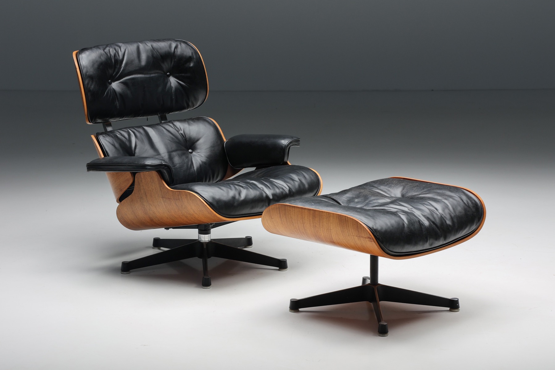 Herman Miller Eames Lounge Chair & Ottoman - 1957