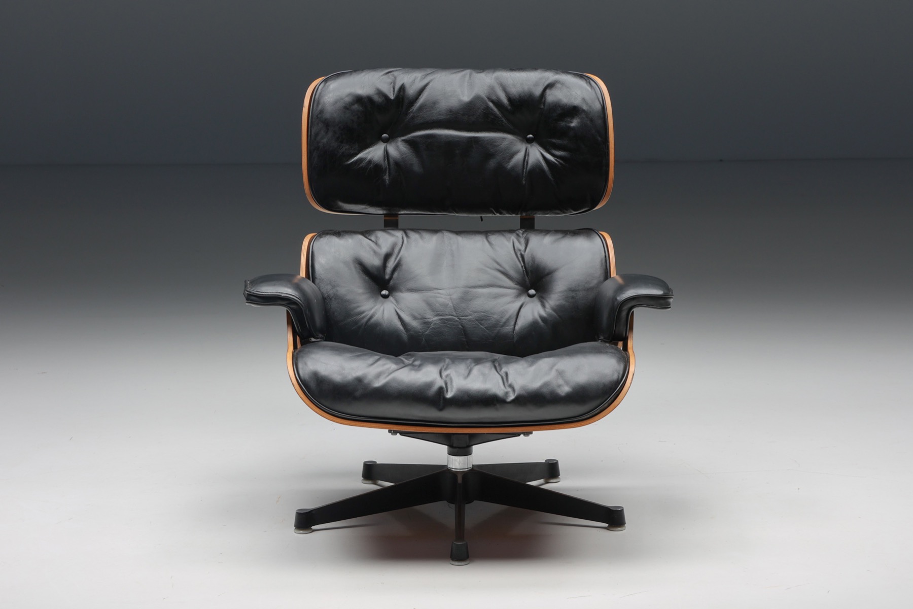 Herman Miller Eames Lounge Chair & Ottoman - 1957