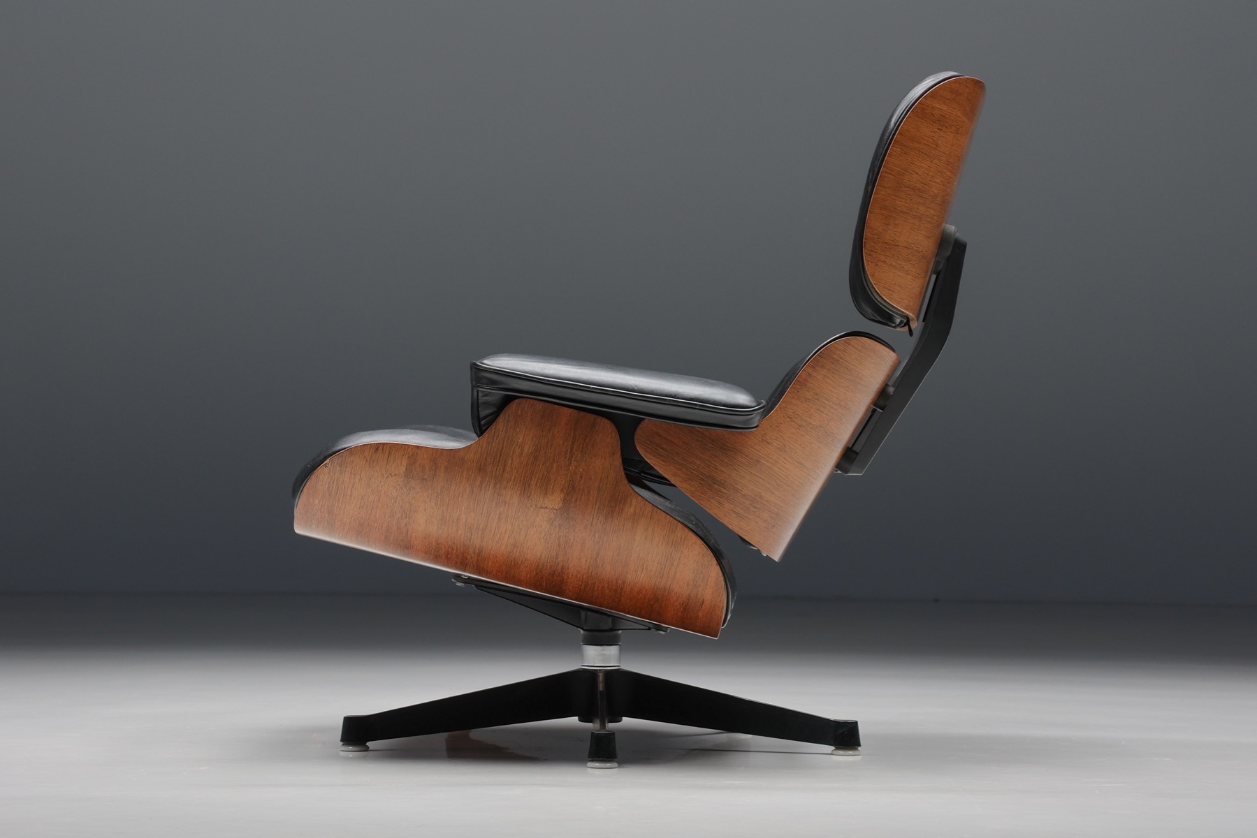 Herman Miller Eames Lounge Chair & Ottoman - 1957