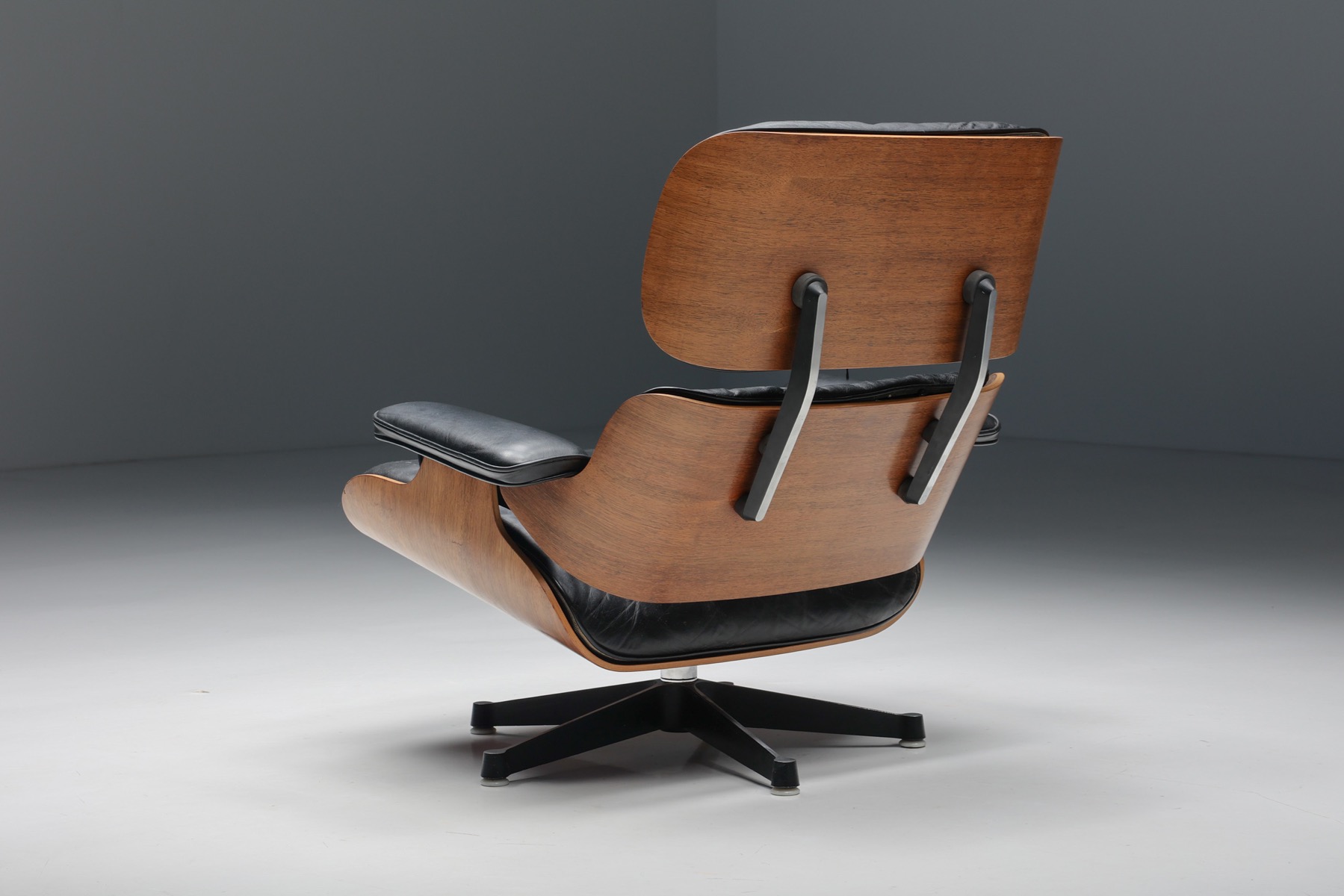 Herman Miller Eames Lounge Chair & Ottoman - 1957