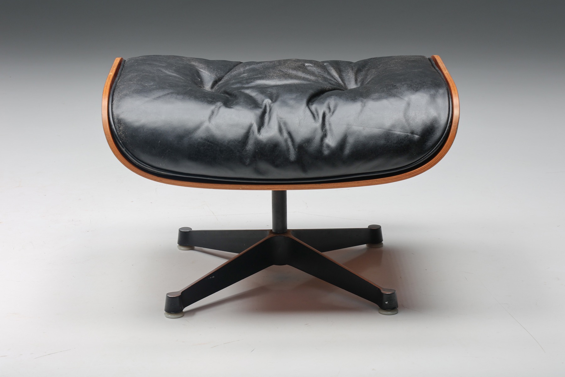 Herman Miller Eames Lounge Chair & Ottoman - 1957