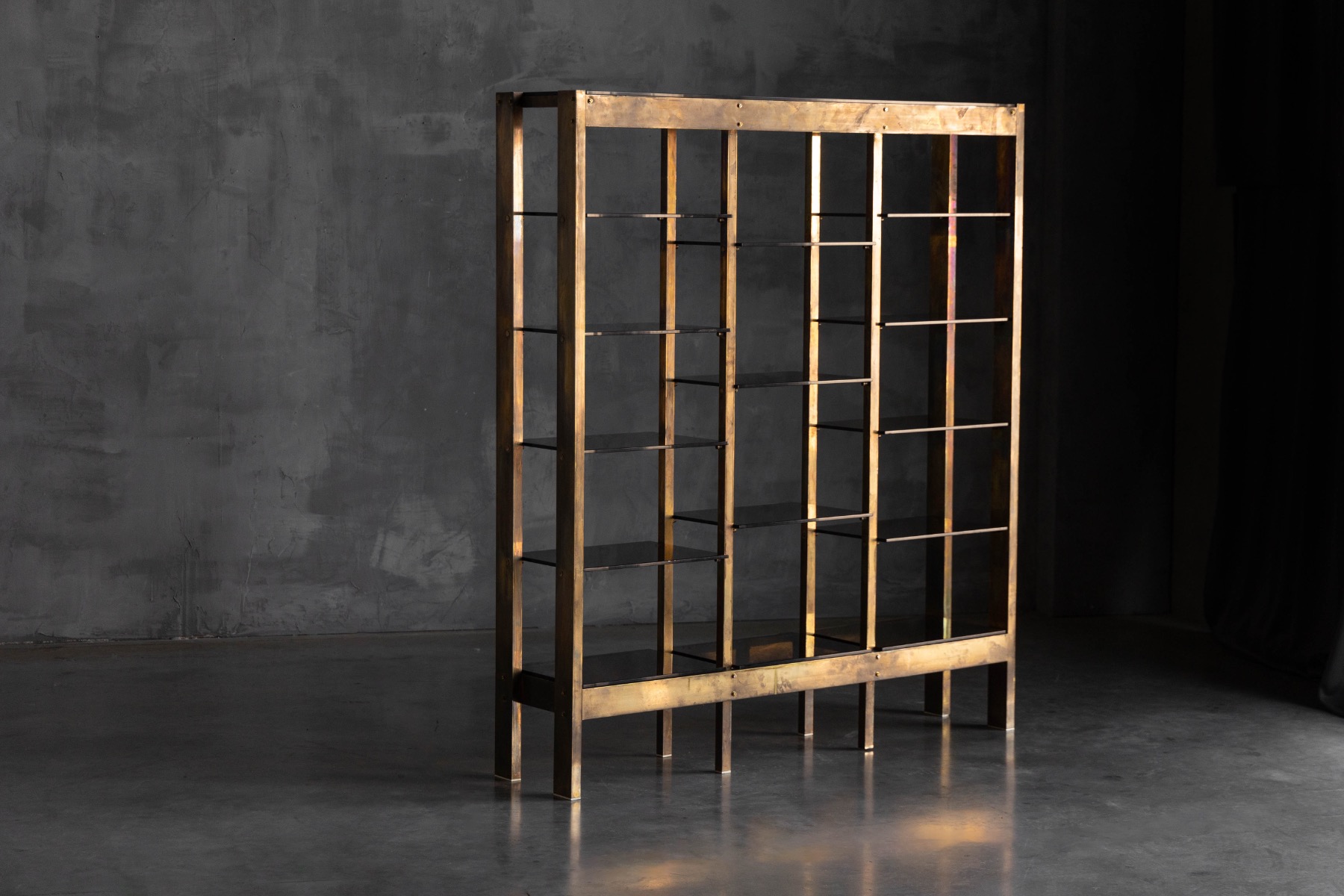 Hollywood Regency Brass & Glass Étagère, Italy - circa 1970s