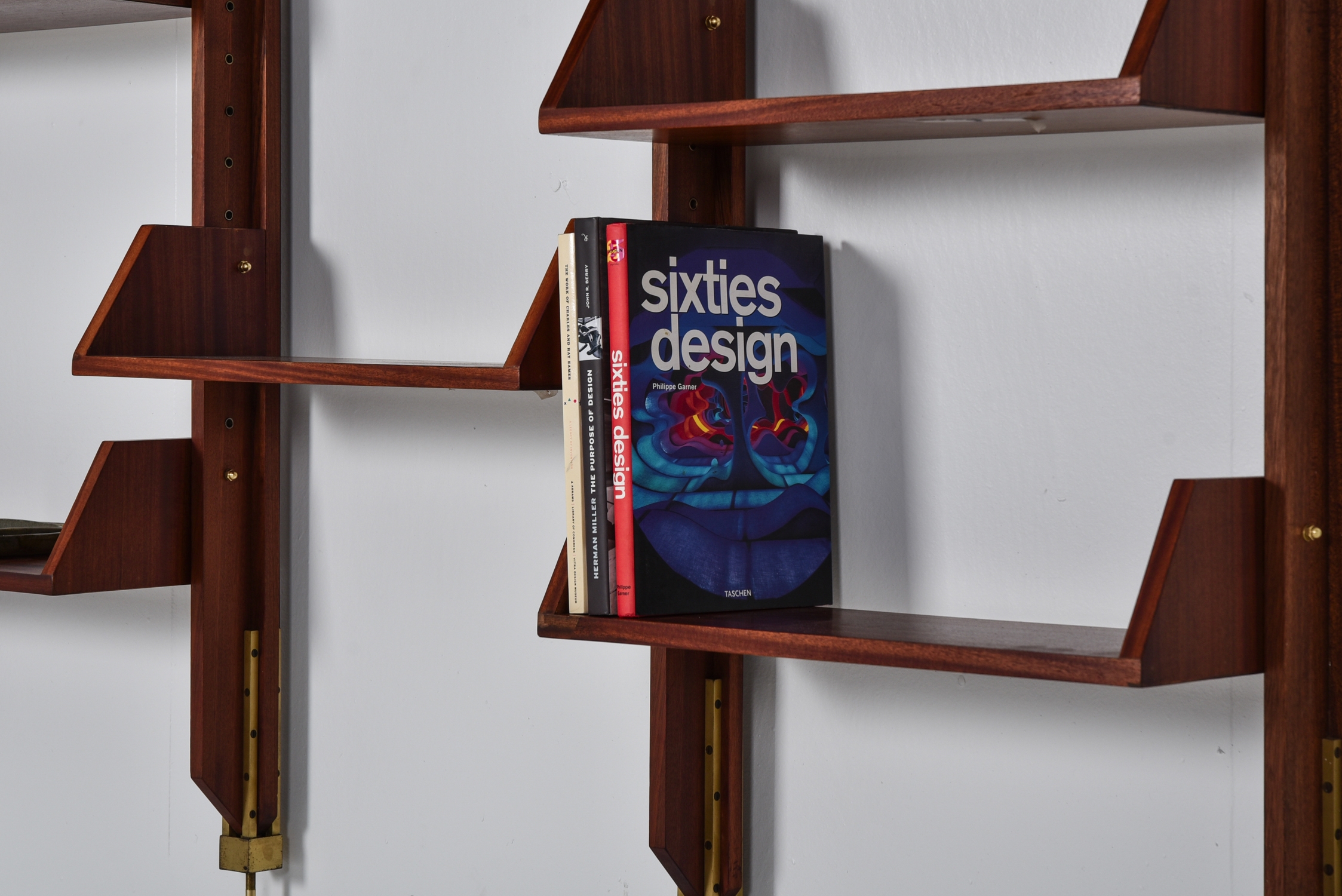 Italian High-End Wall Unit in Walnut - 1960