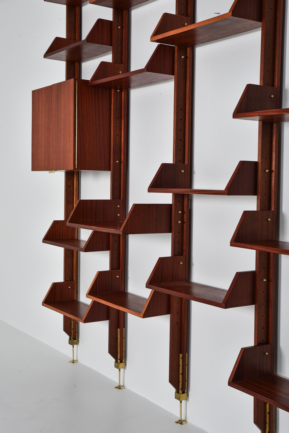Italian High-End Wall Unit in Walnut - 1960