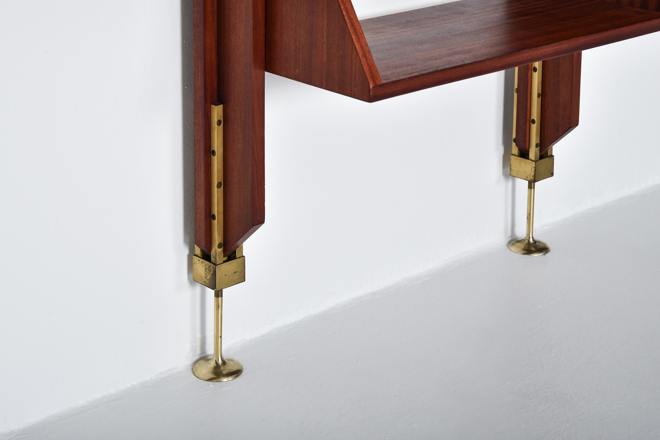 Italian High-End Wall Unit in Walnut - 1960