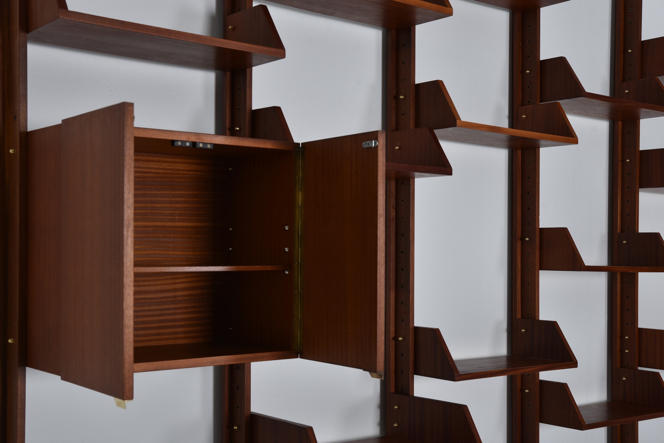 Italian High-End Wall Unit in Walnut - 1960