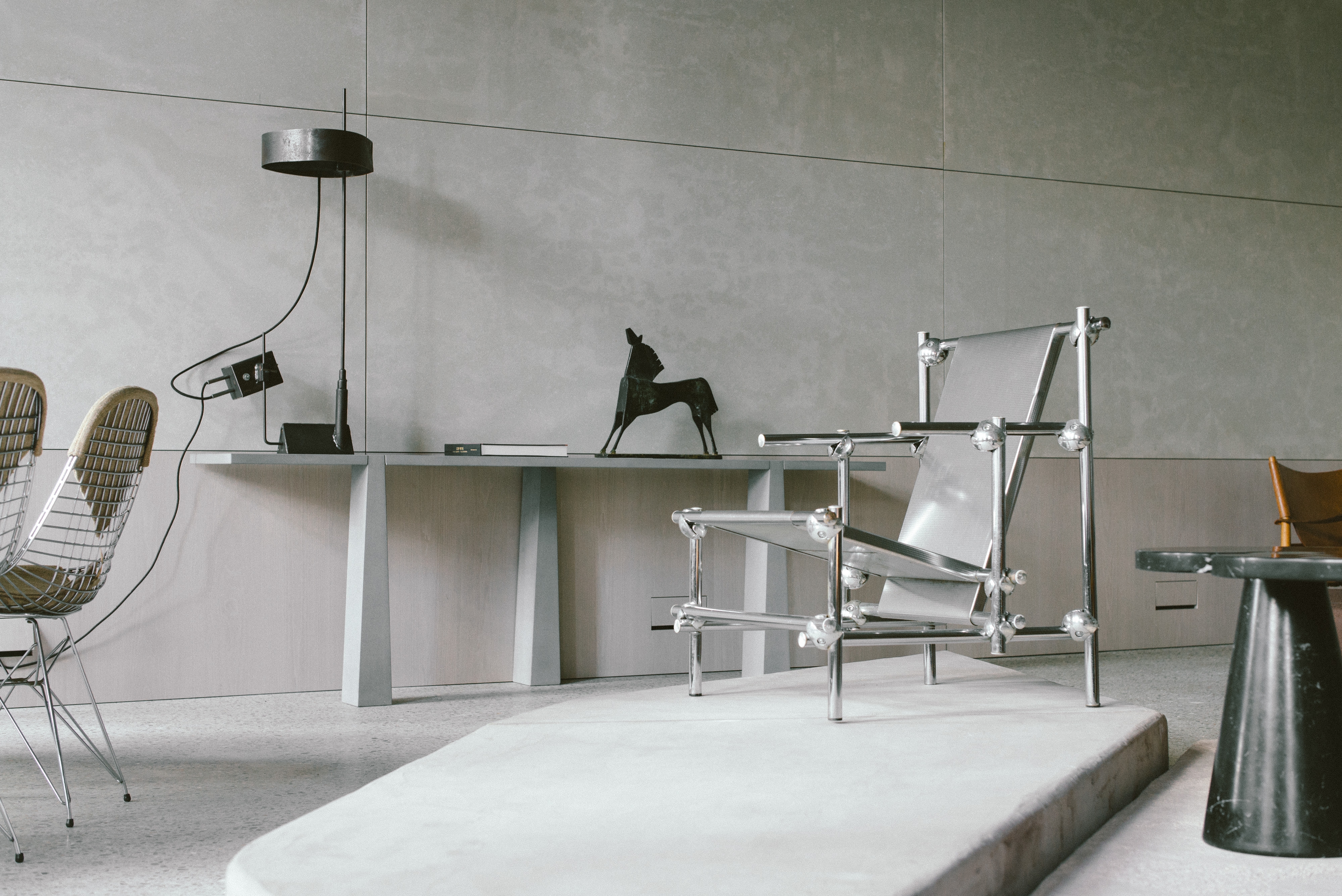 Collectible Design Critique Oblique Table Light in Steel by Atelier Serruys - 2018