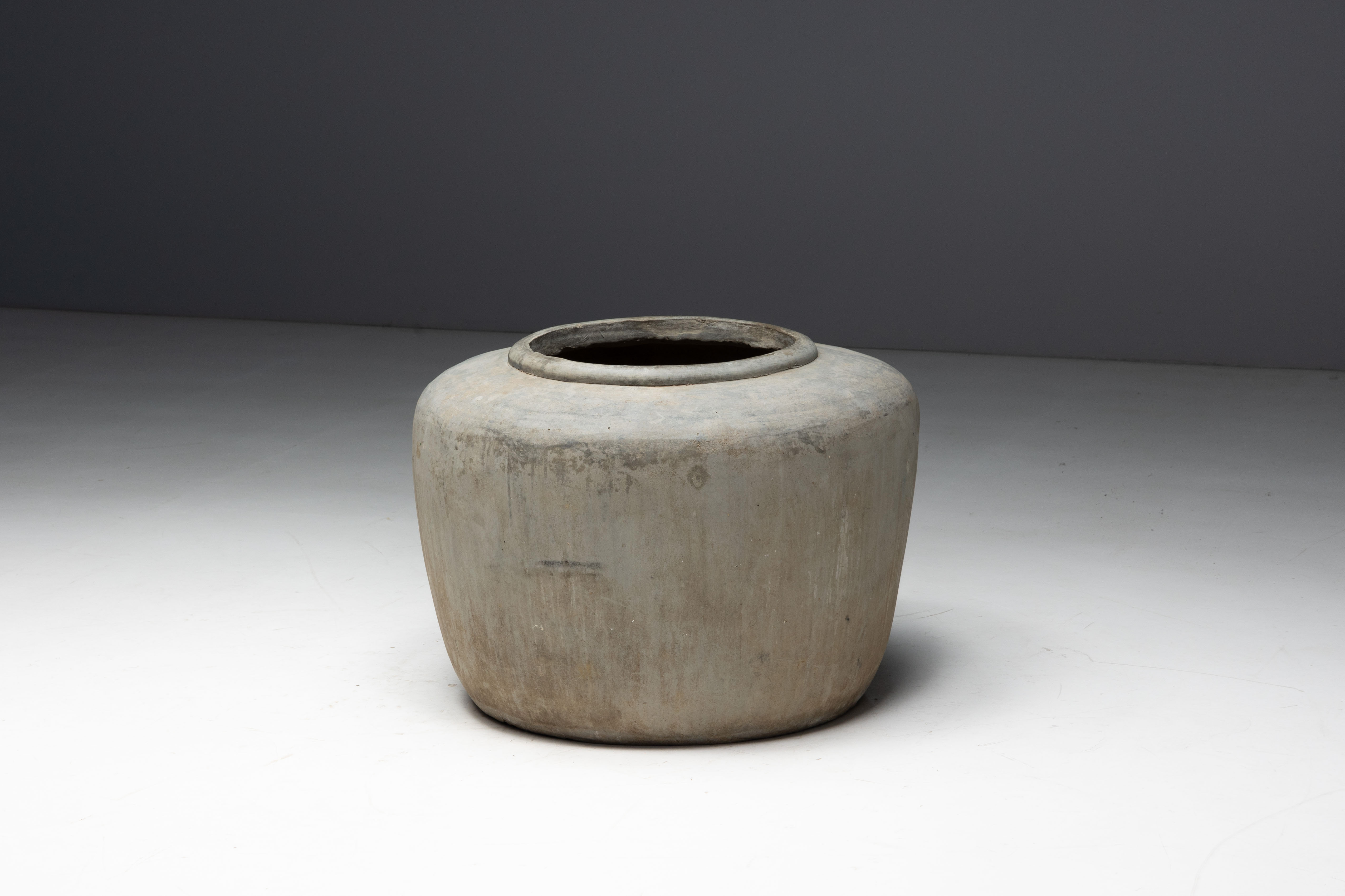 Large Mediterranean Concrete Pot - 19th Century 
