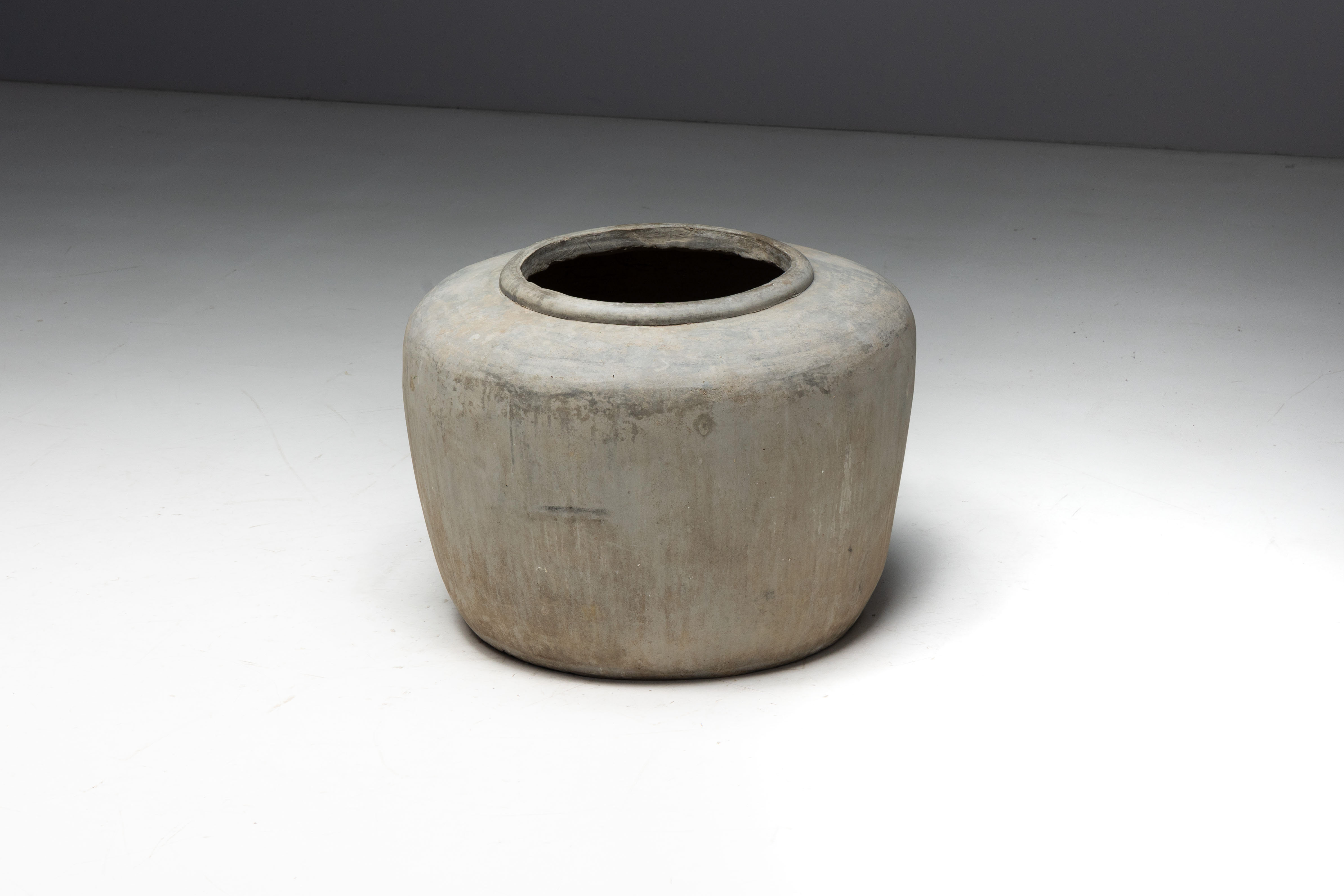 Large Mediterranean Concrete Pot - 19th Century 