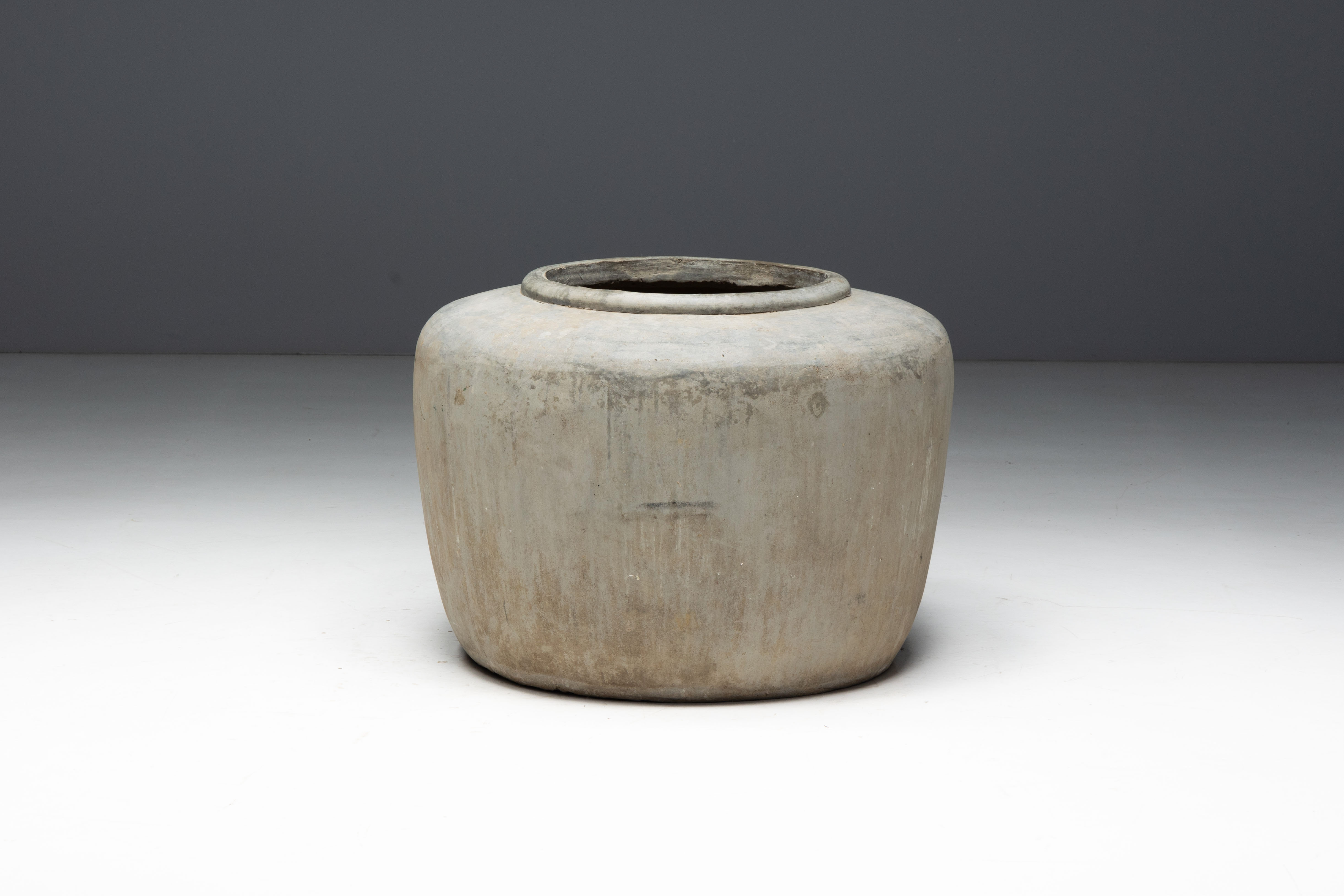Large Mediterranean Concrete Pot - 19th Century 