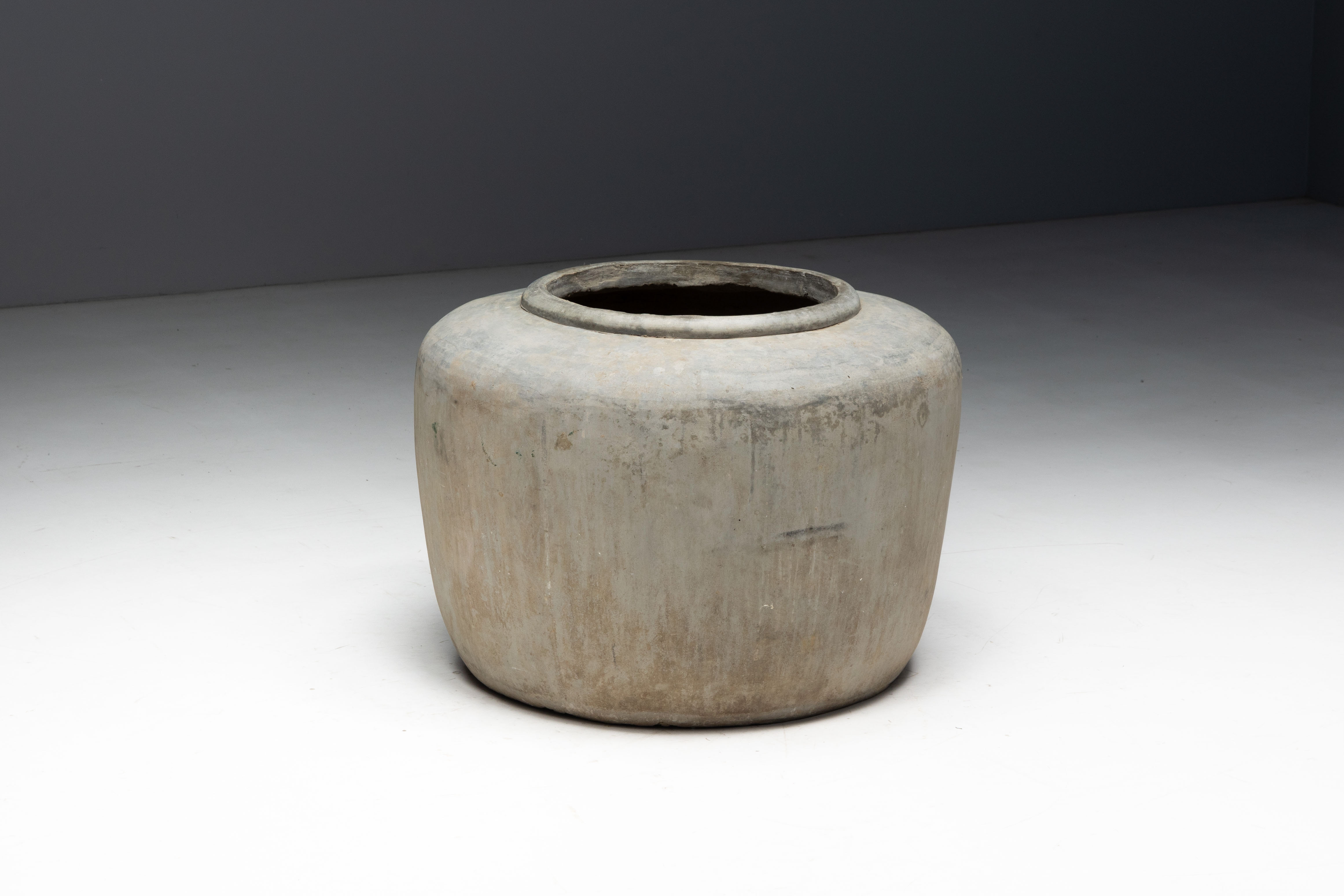 Large Mediterranean Concrete Pot - 19th Century 