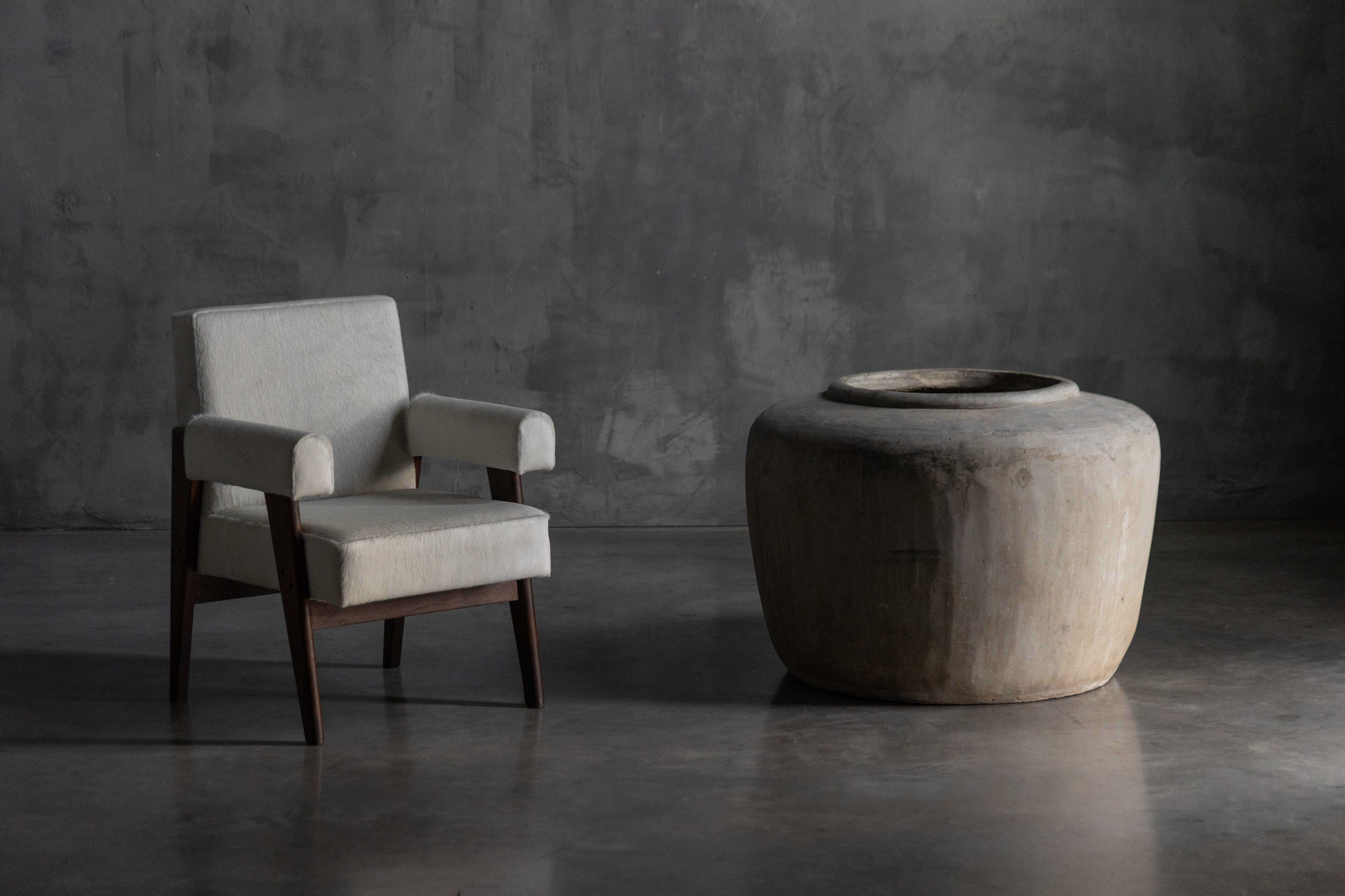 Large Mediterranean Concrete Pot - 19th Century 