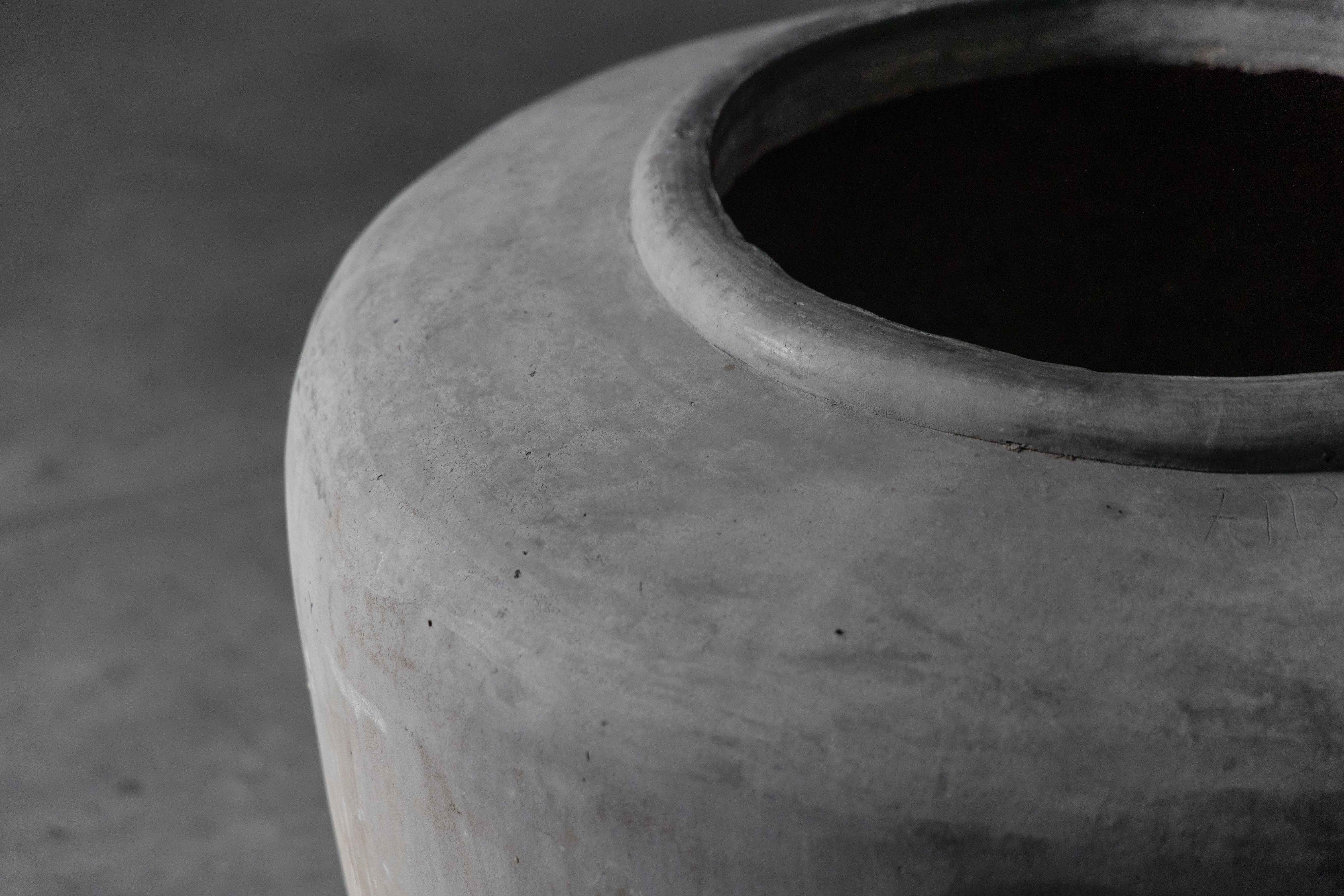 Large Mediterranean Concrete Pot - 19th Century 