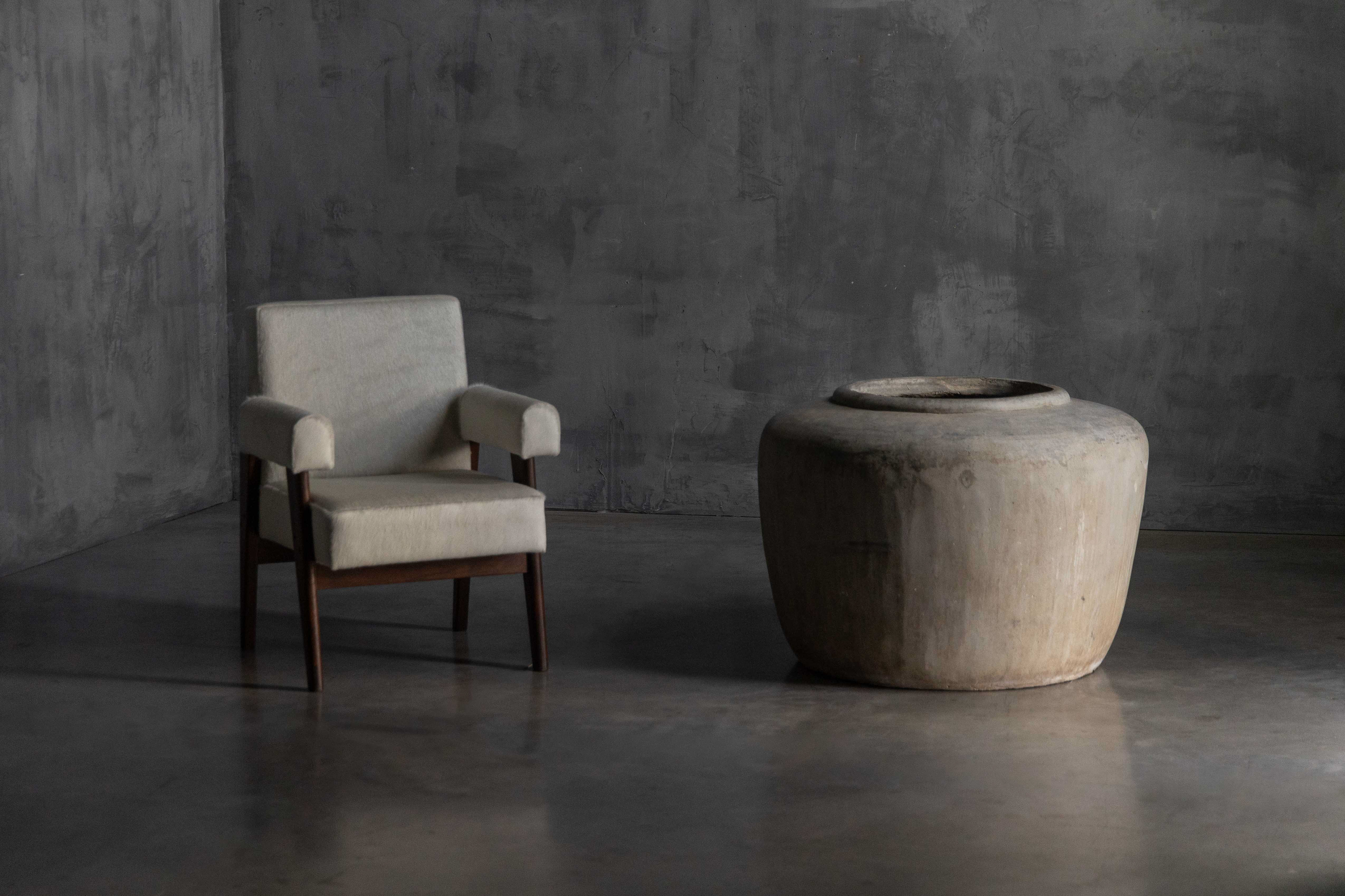 Large Mediterranean Concrete Pot - 19th Century 
