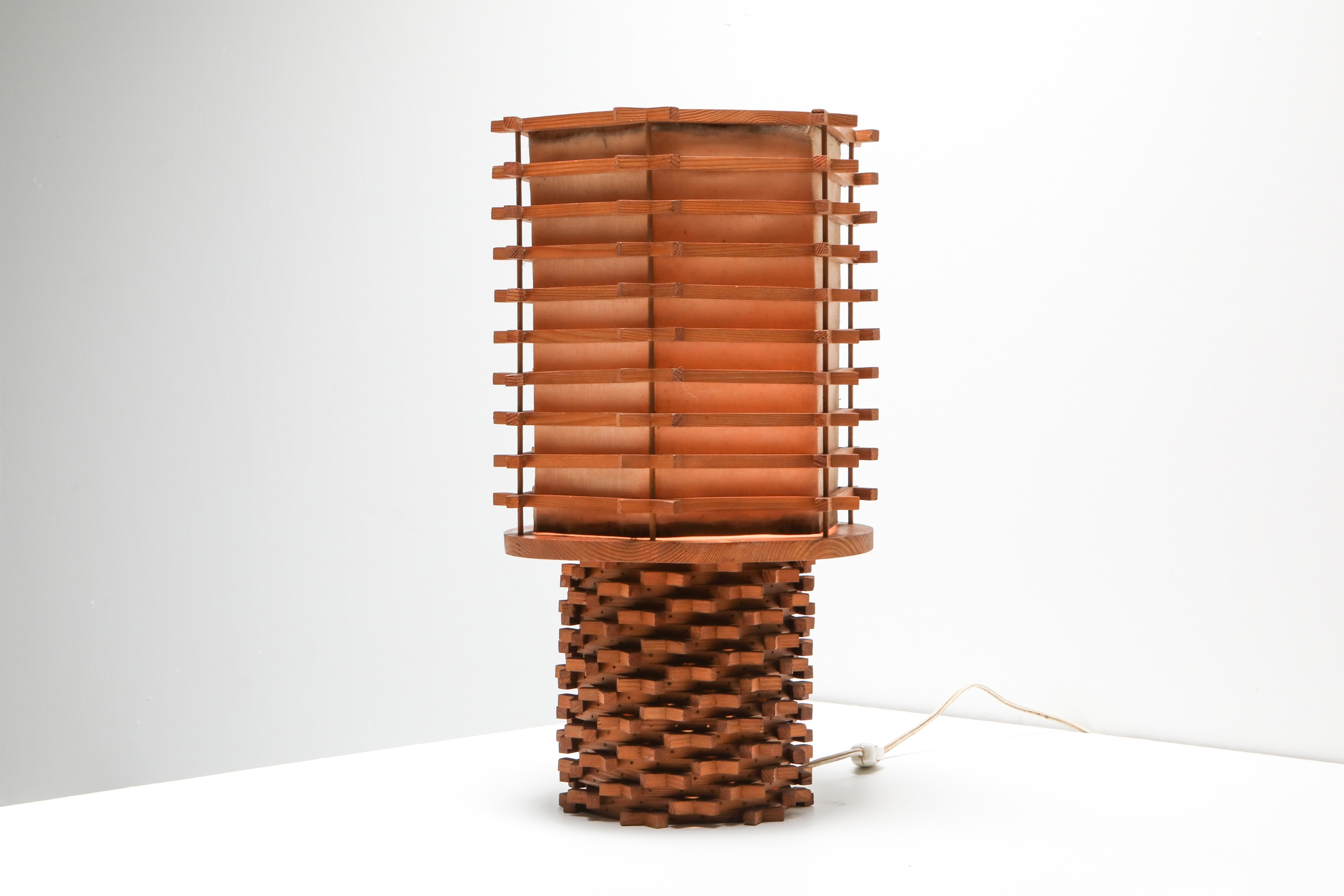 Oriental Table Lamp in Wood and Linen, Asia - 1950s