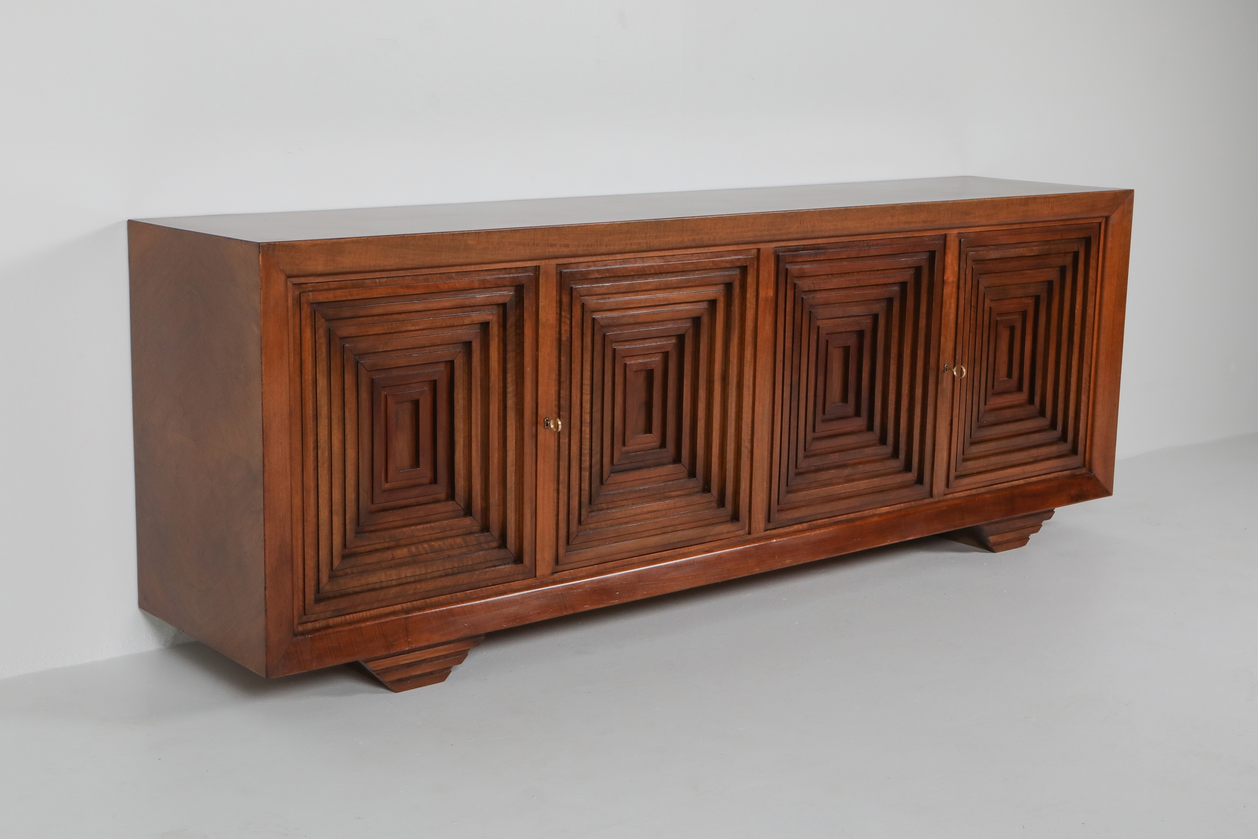 Carlo Scarpa masterpiece credenza in walnut, Italy - 1960's