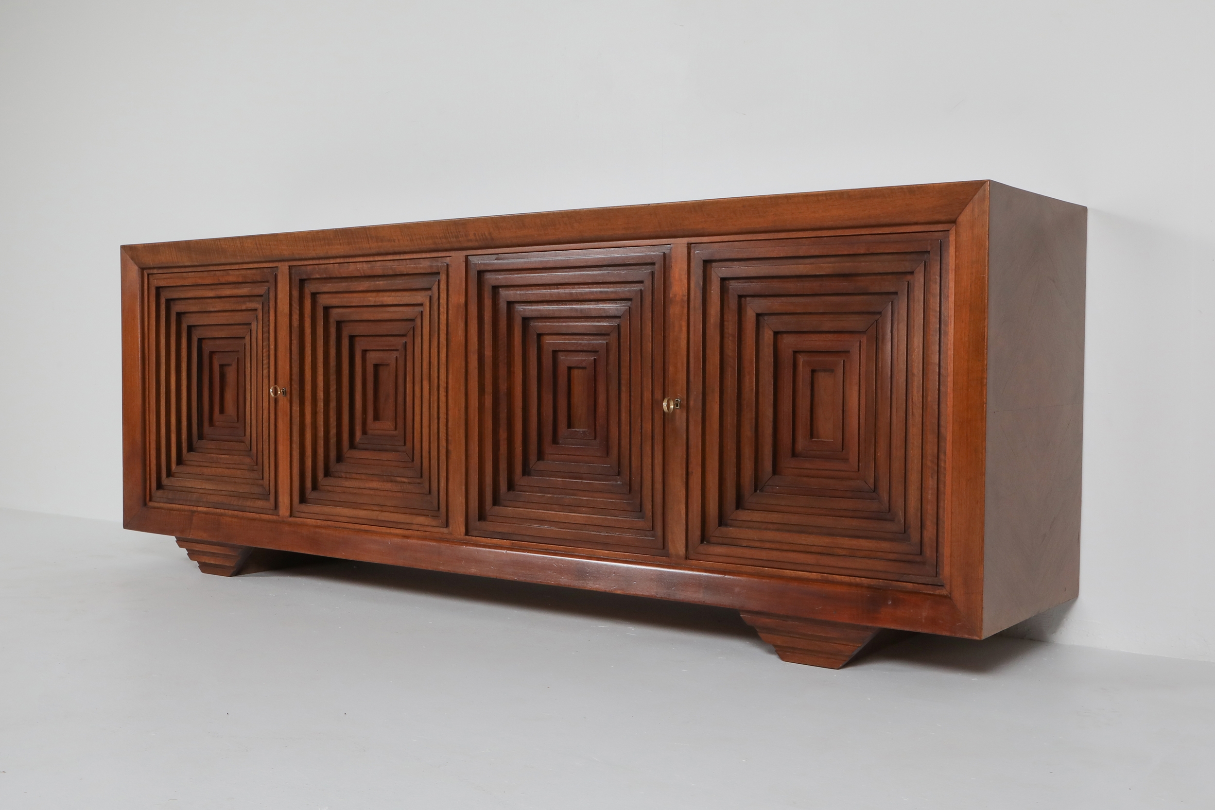 Carlo Scarpa masterpiece credenza in walnut, Italy - 1960's