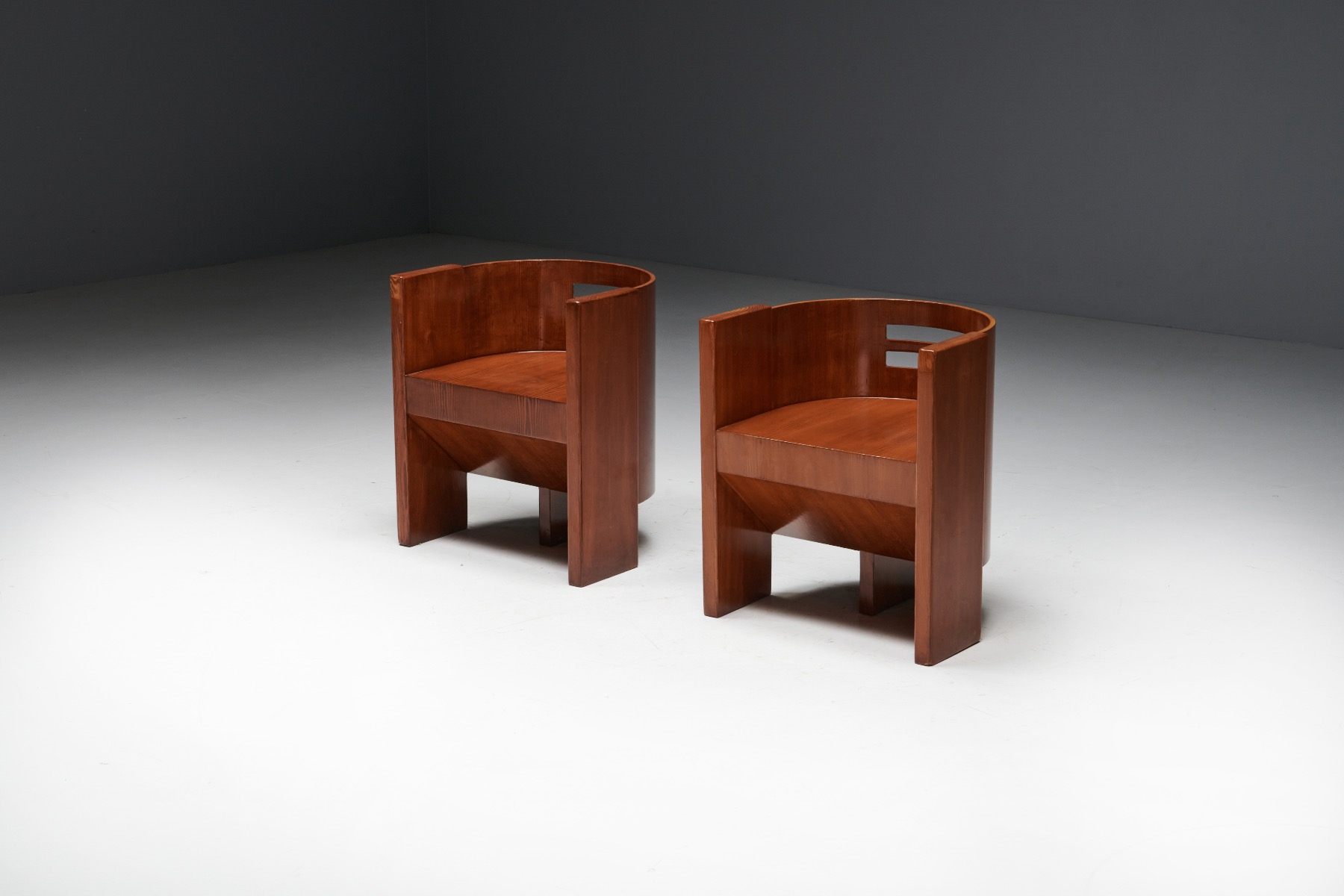 Modernist Armchair in Mahogany - 1930s